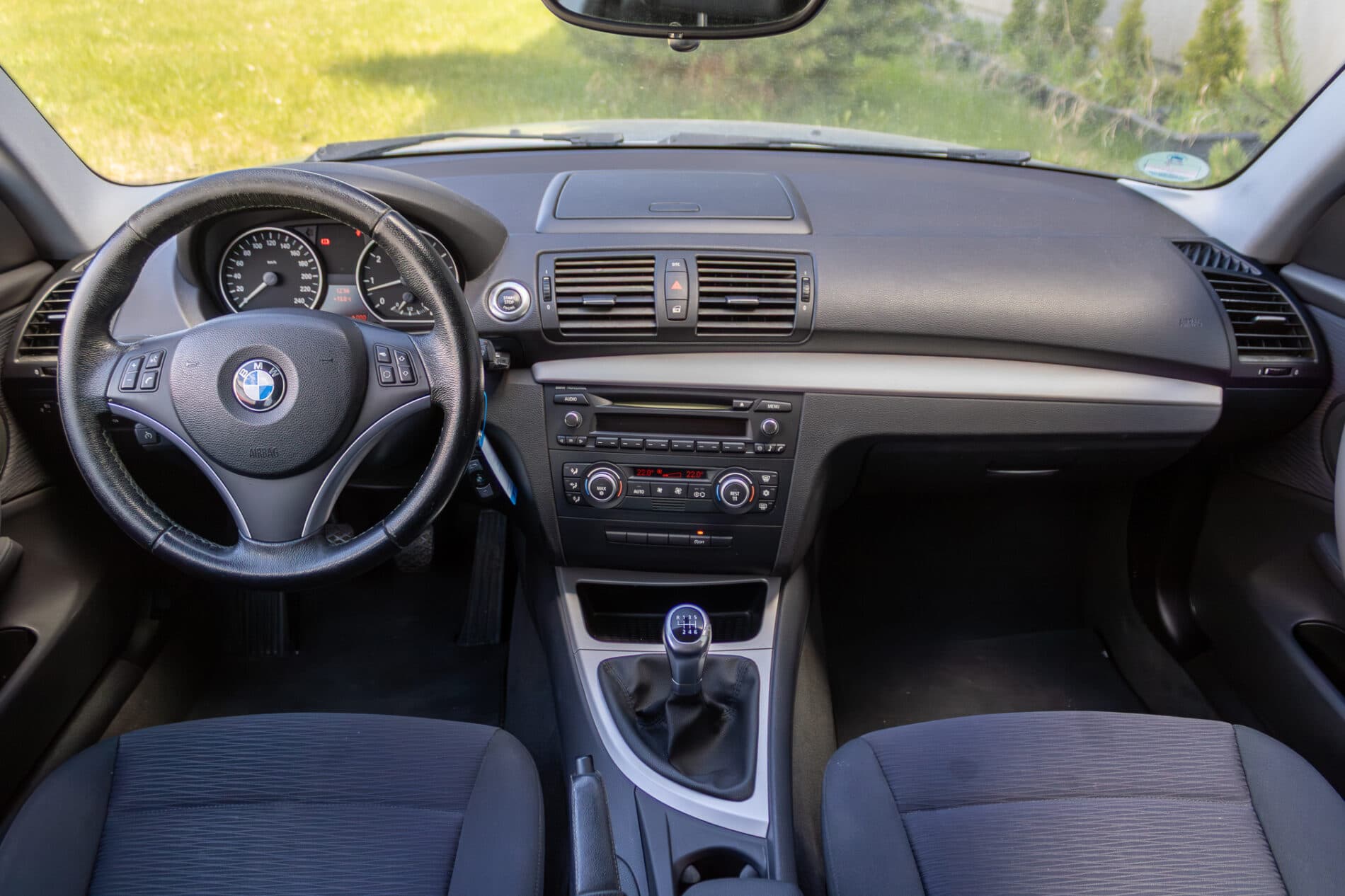 2009 BMW 120i, šedá kupé, 148 765 km