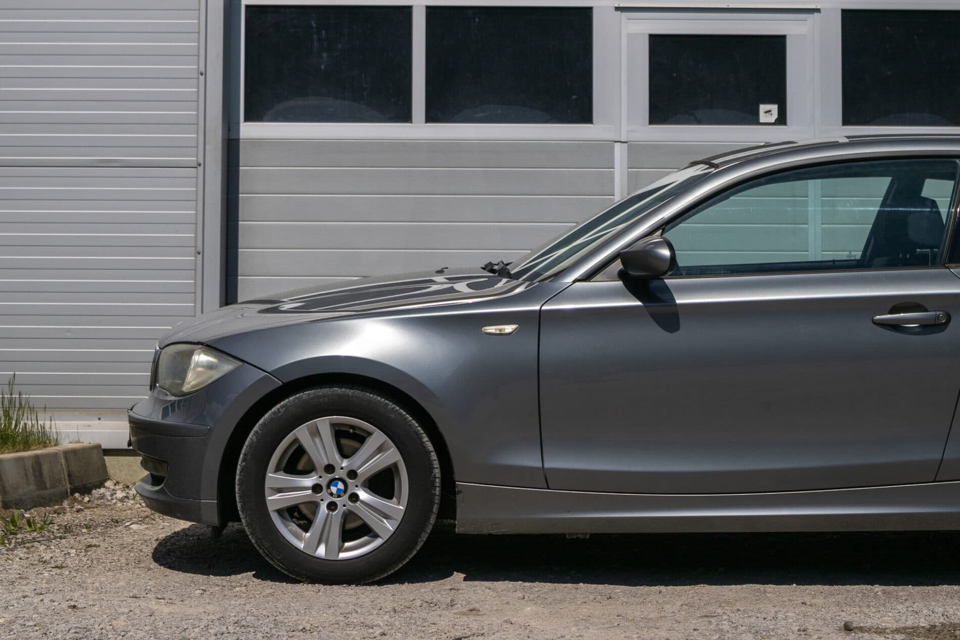 2009 BMW 120i, šedá kupé, 148 765 km