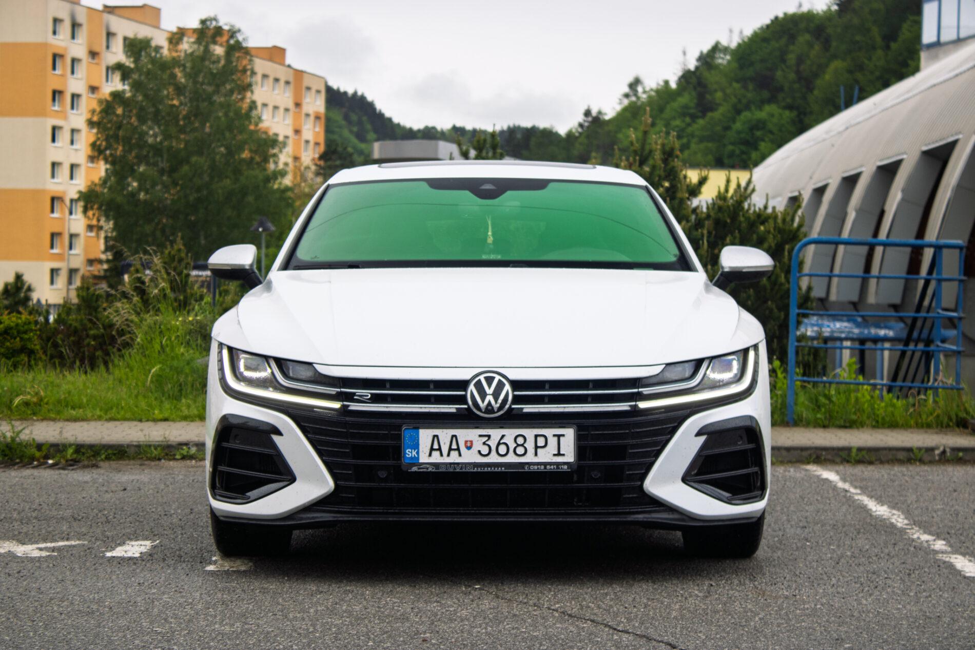 2022 Volkswagen Arteon R, bílá kombi, 64 564 km