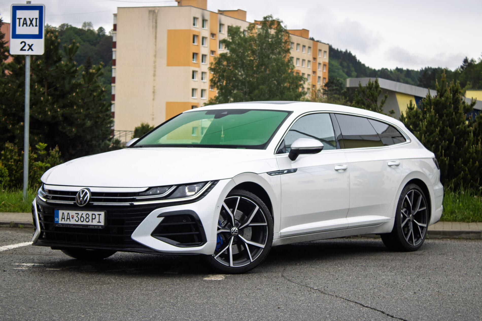 2022 Volkswagen Arteon R, bílá kombi, 64 564 km