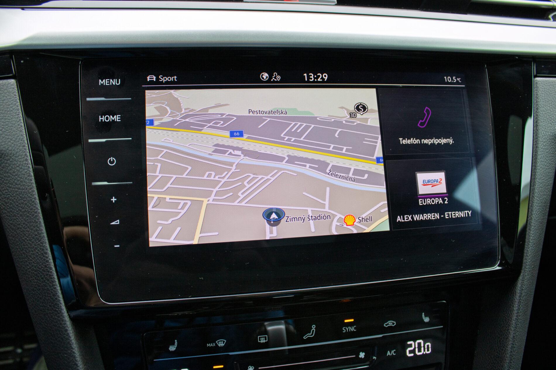 2022 Volkswagen Arteon R, bílá kombi, 64 564 km