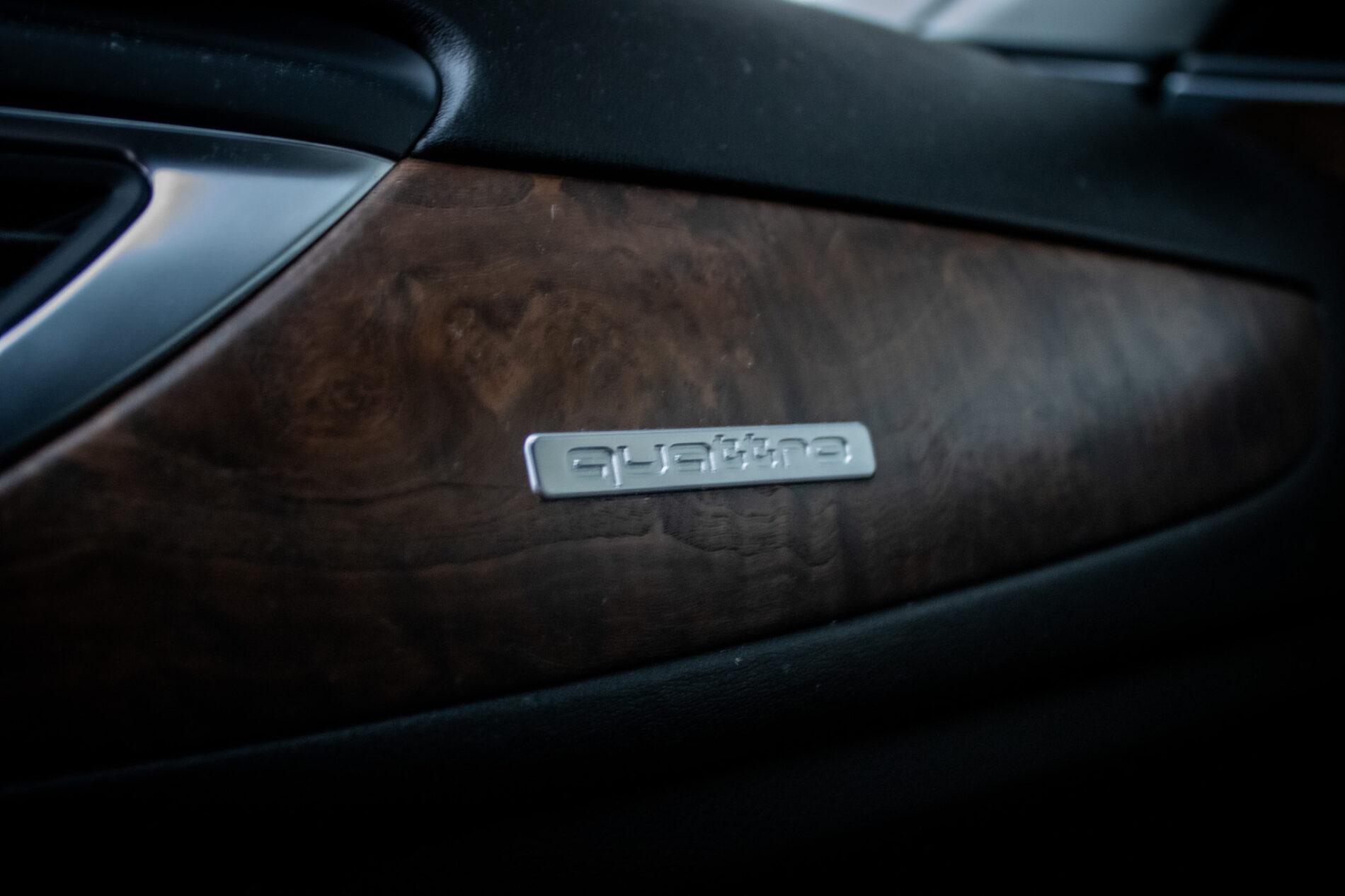 2012 AUDI A6, šedá sedan, 252 593 km