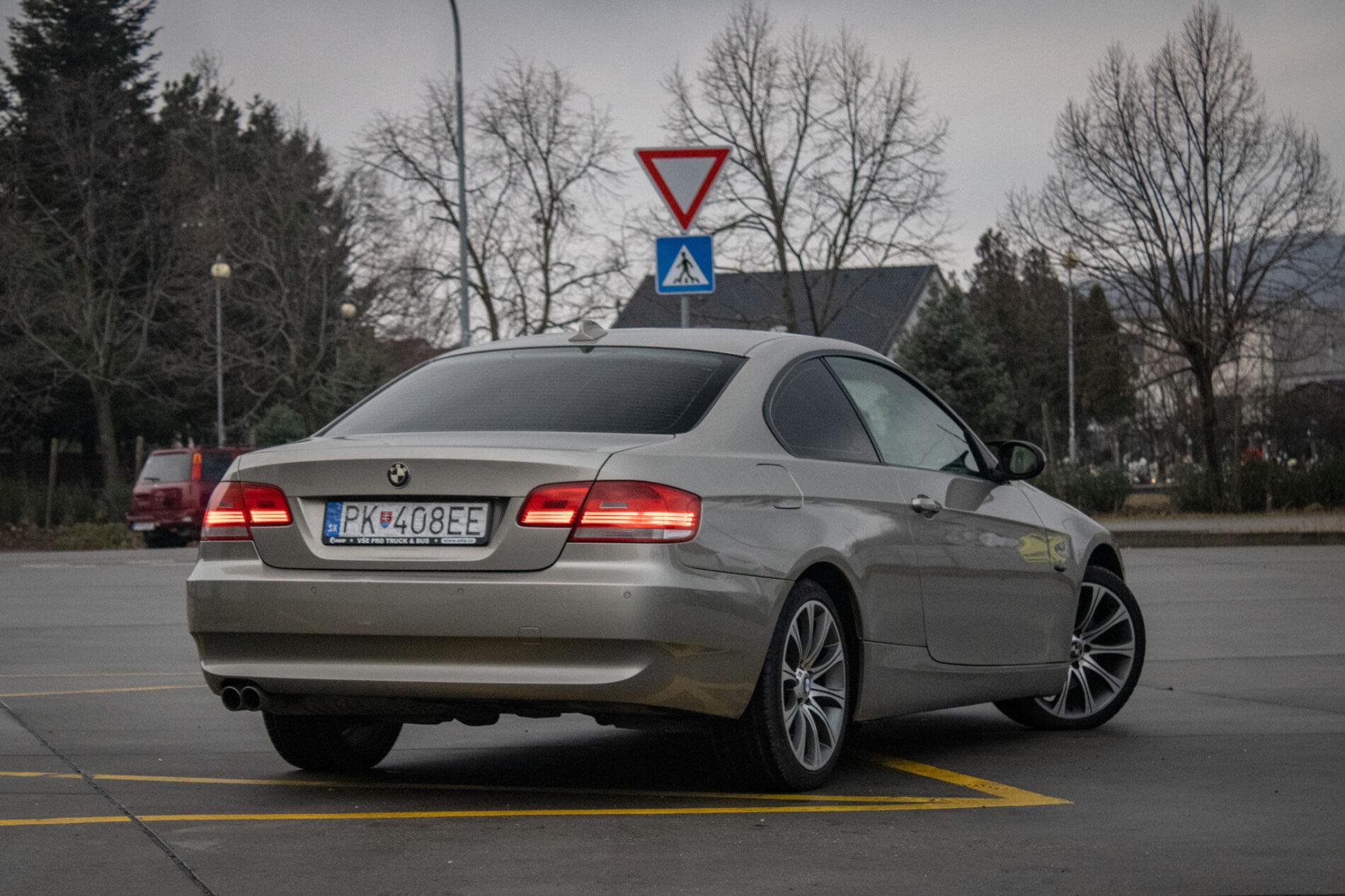 2007 BMW 330d, šedá kupé, 189 104 km