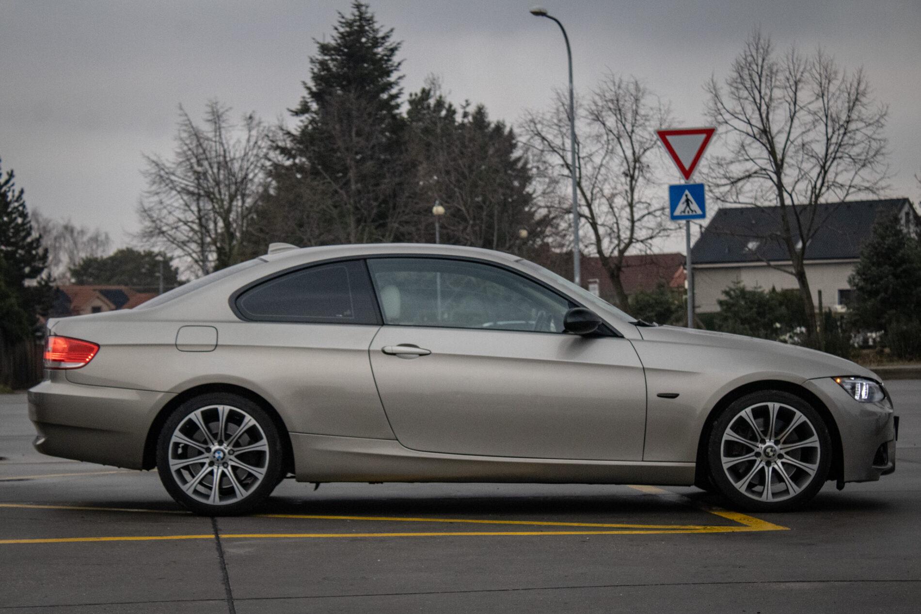 2007 BMW 330d, šedá kupé, 189 104 km