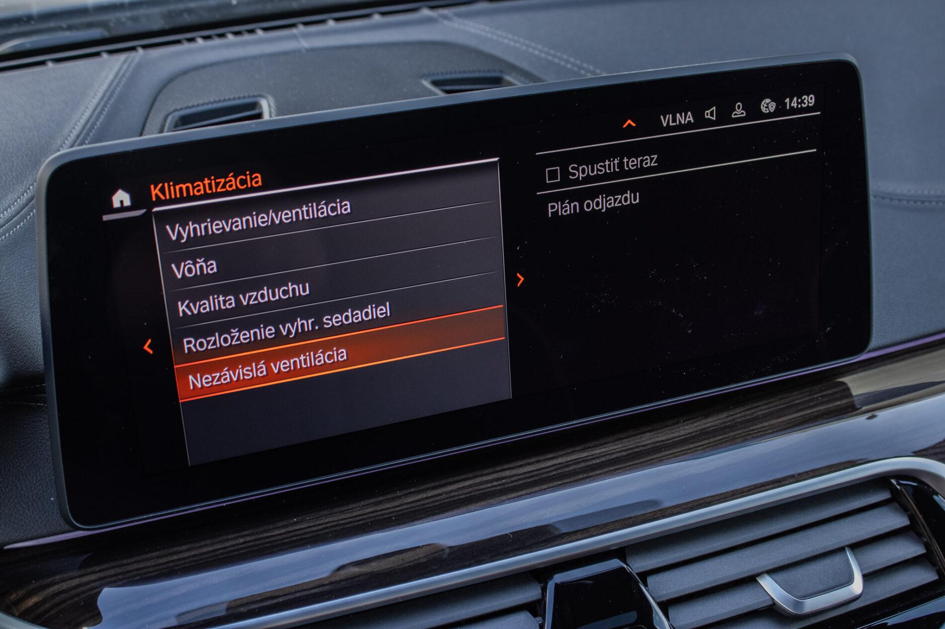 2021 BMW 540d, šedá sedan, 46 152 km