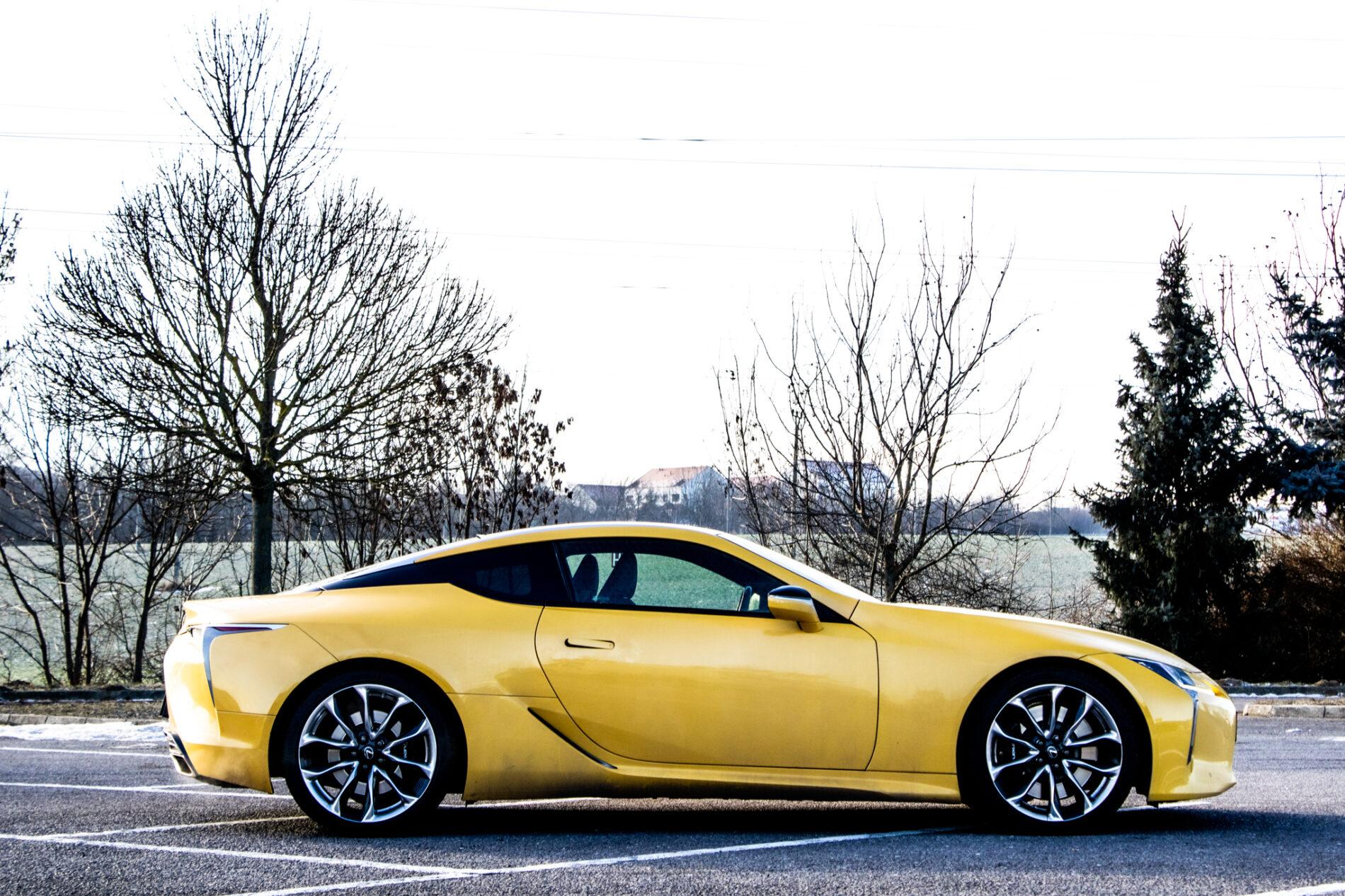 2023 Lexus LC 500, žlutá kupé, 33 321 km