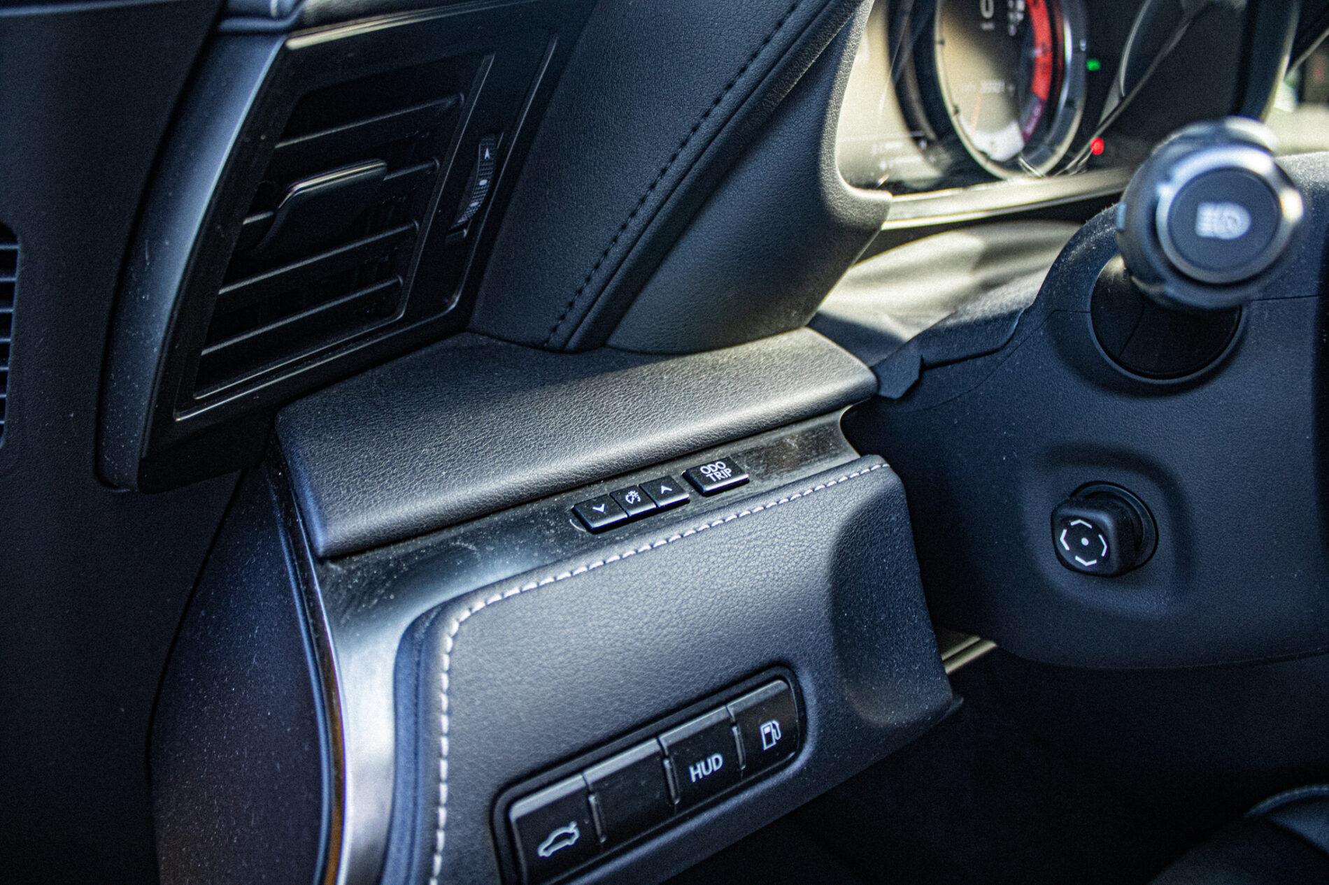2023 Lexus LC 500, žlutá kupé, 33 321 km