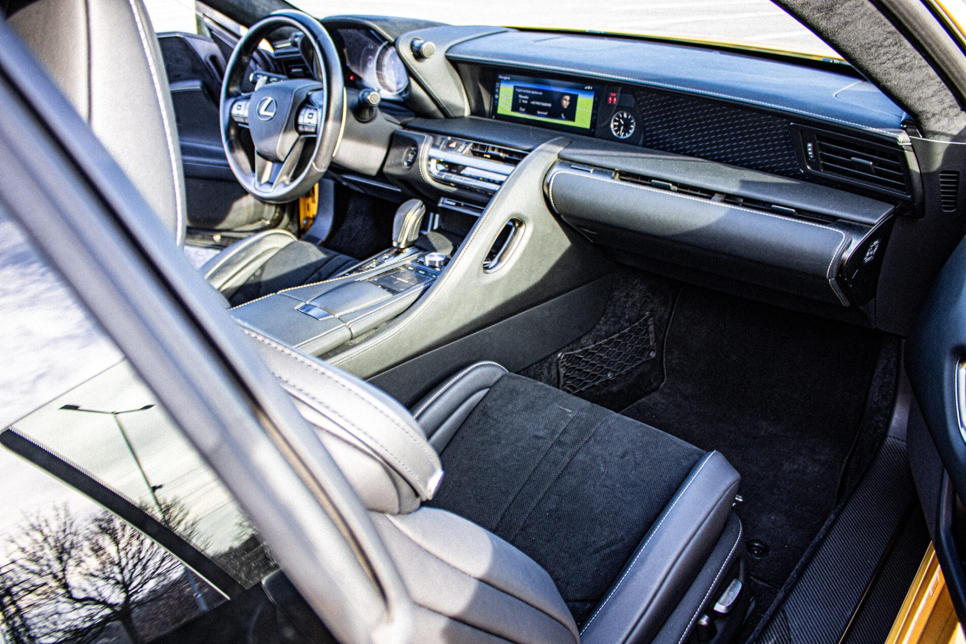 2023 Lexus LC 500, žlutá kupé, 33 321 km