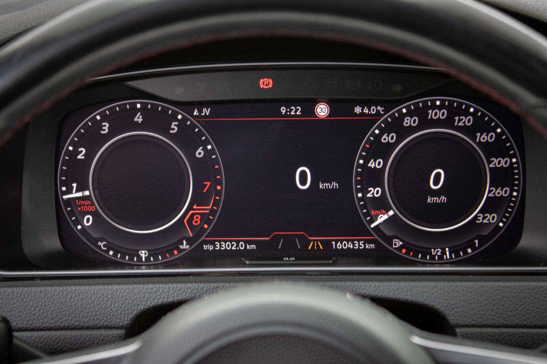 2018 Volkswagen Golf GTI, červená hatchback, 160 435 km