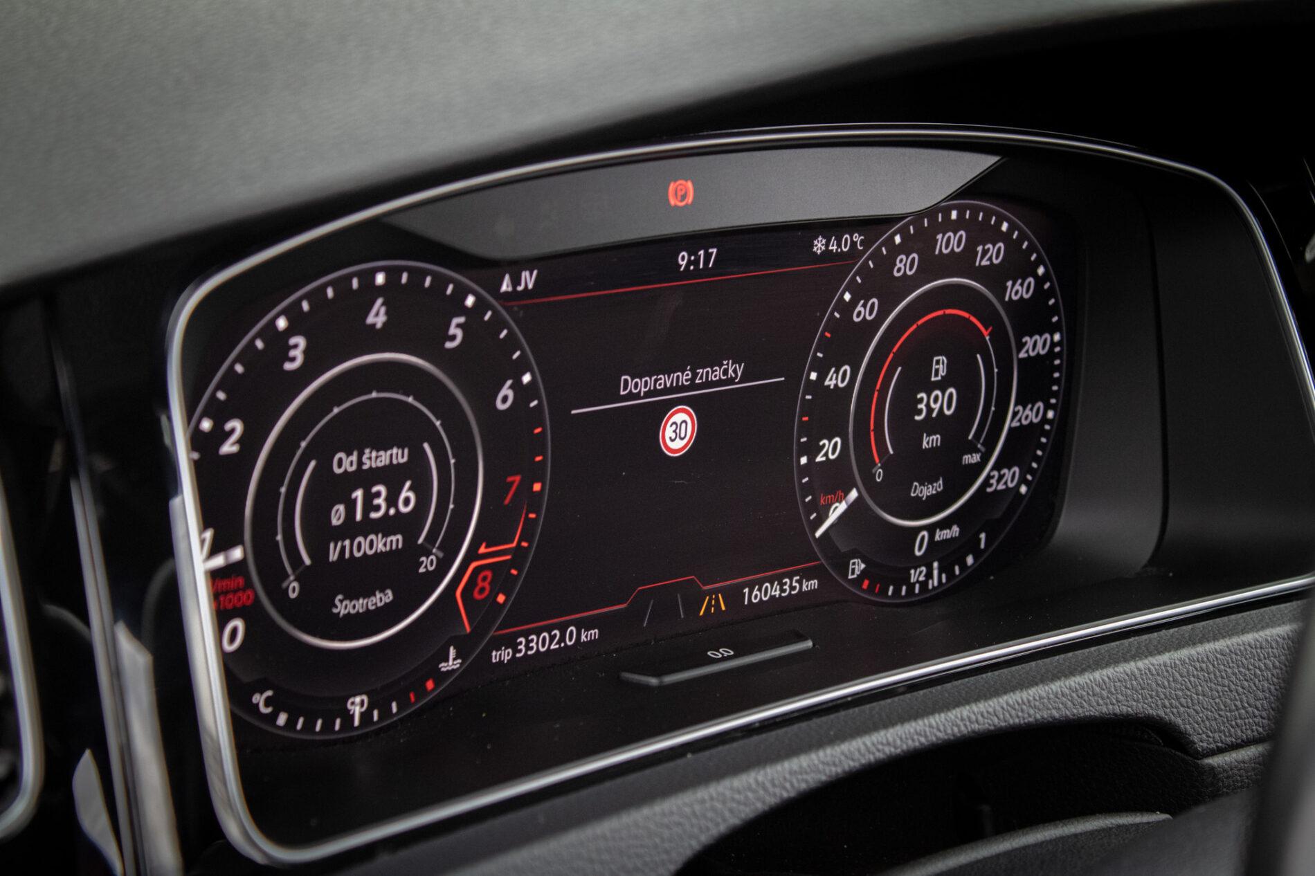 2018 Volkswagen Golf GTI, červená hatchback, 160 435 km