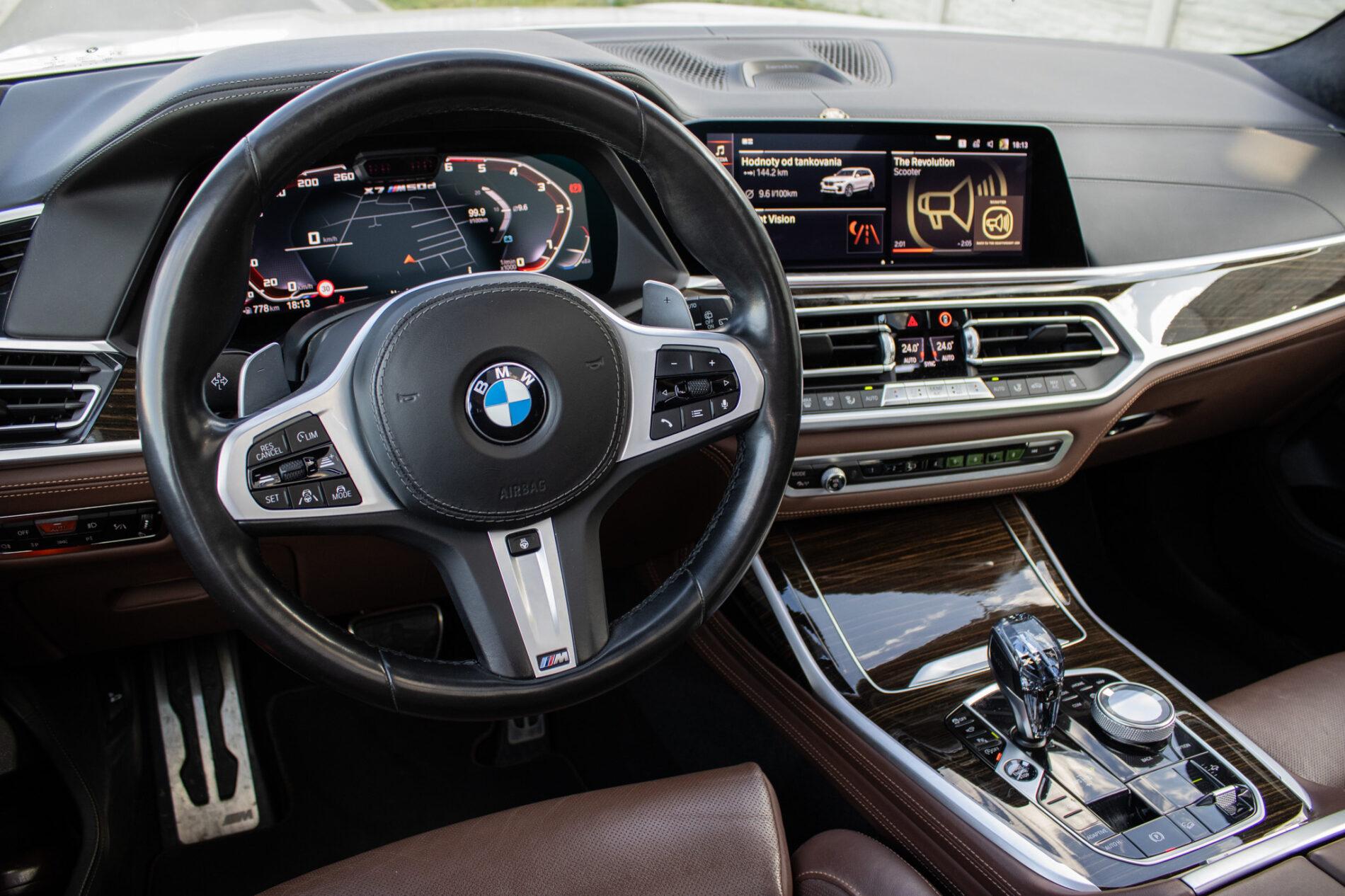 2020 BMW X7 M50d, bílá suv, 129 000 km