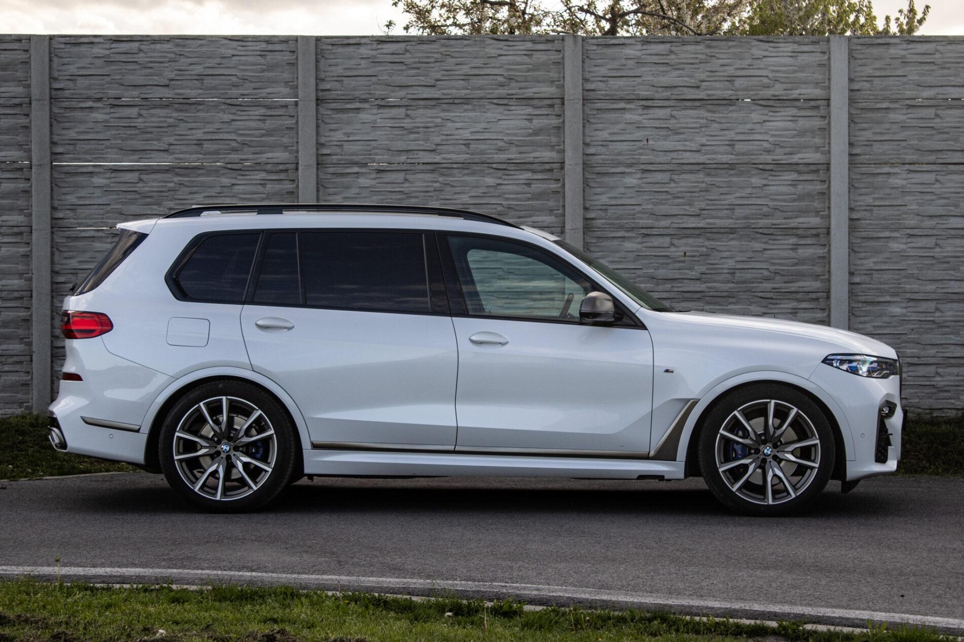 2020 BMW X7 M50d, bílá suv, 129 000 km
