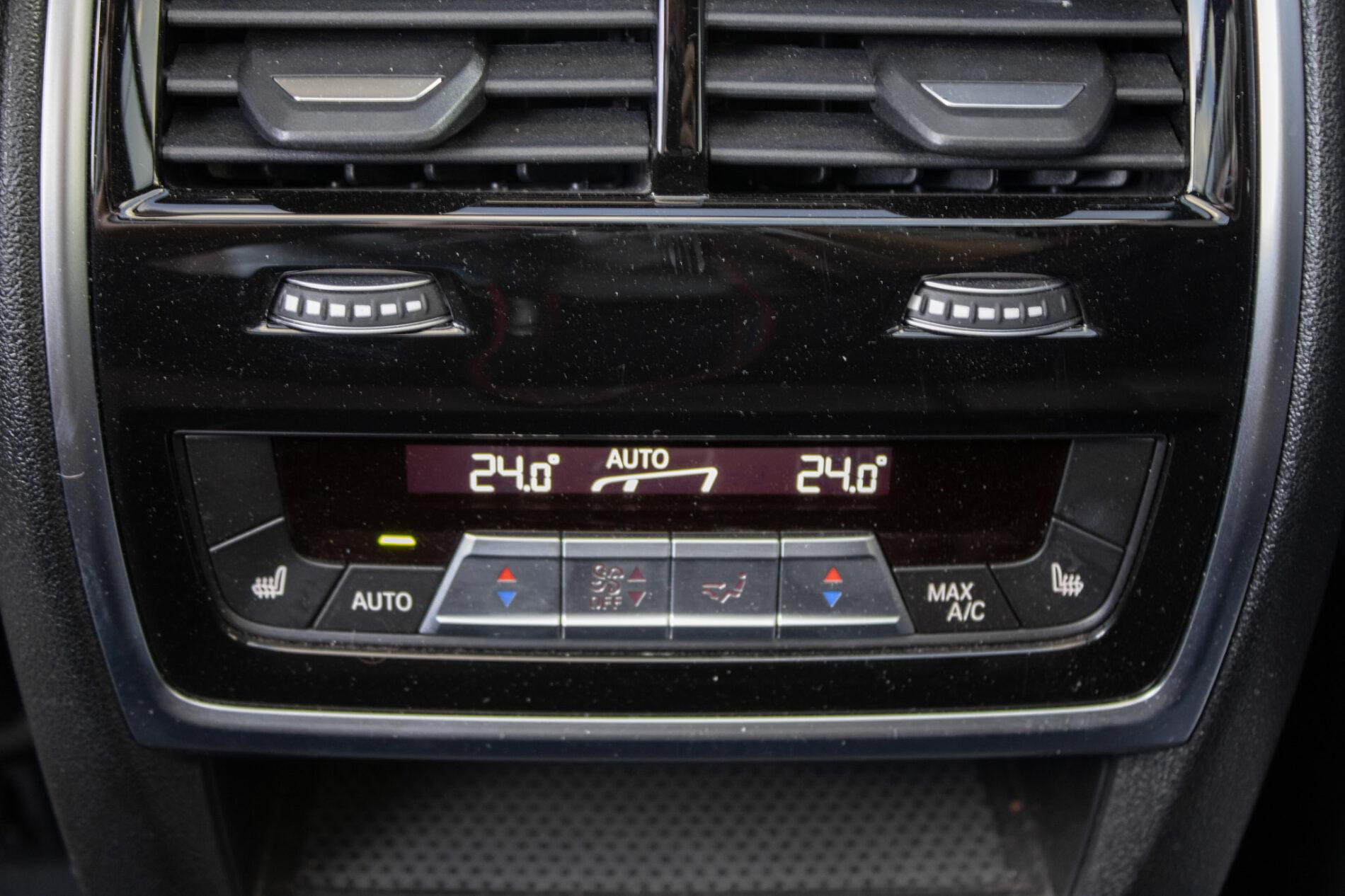 2020 BMW X7 M50d, bílá suv, 129 000 km