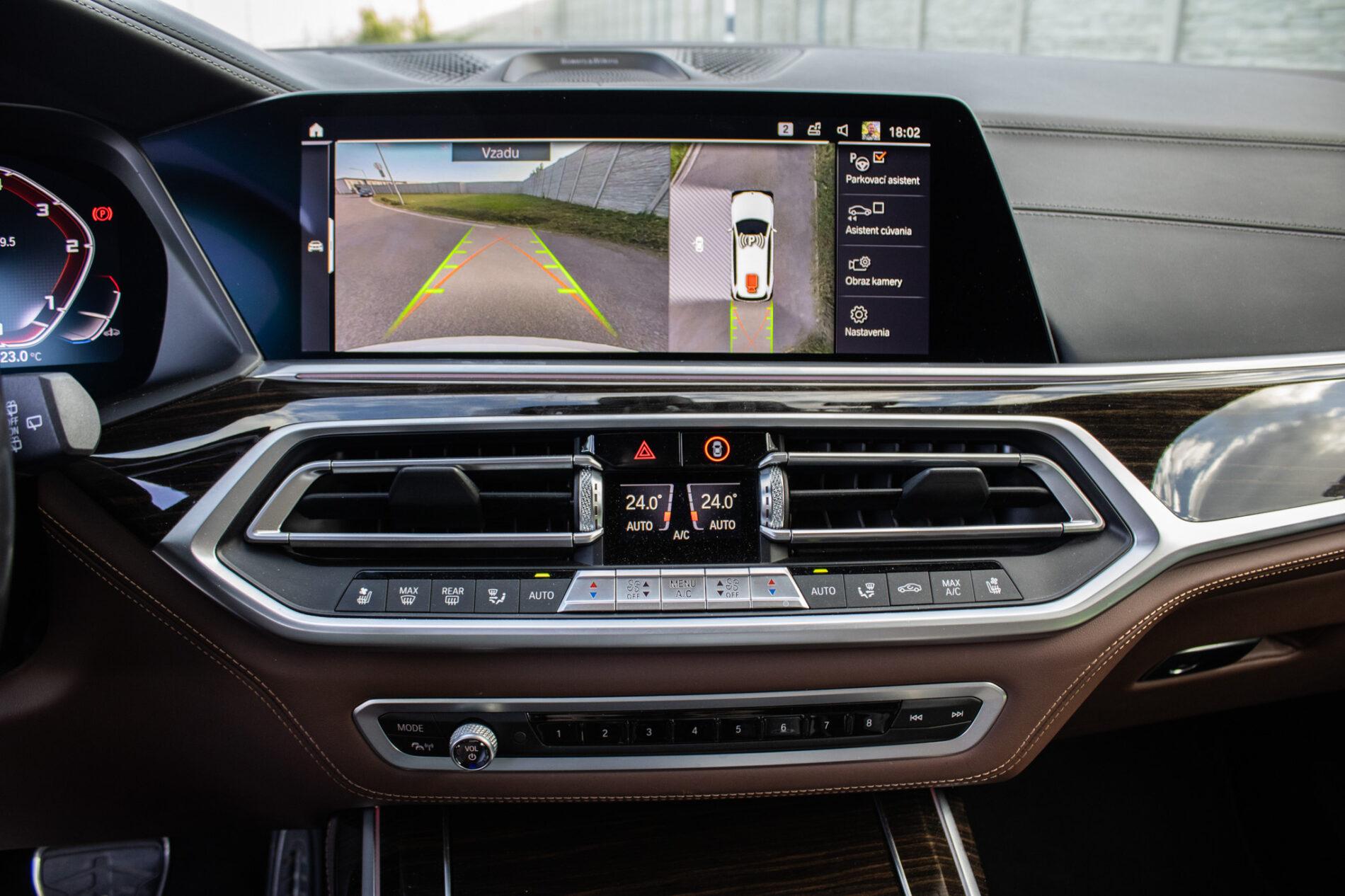 2020 BMW X7 M50d, bílá suv, 129 000 km