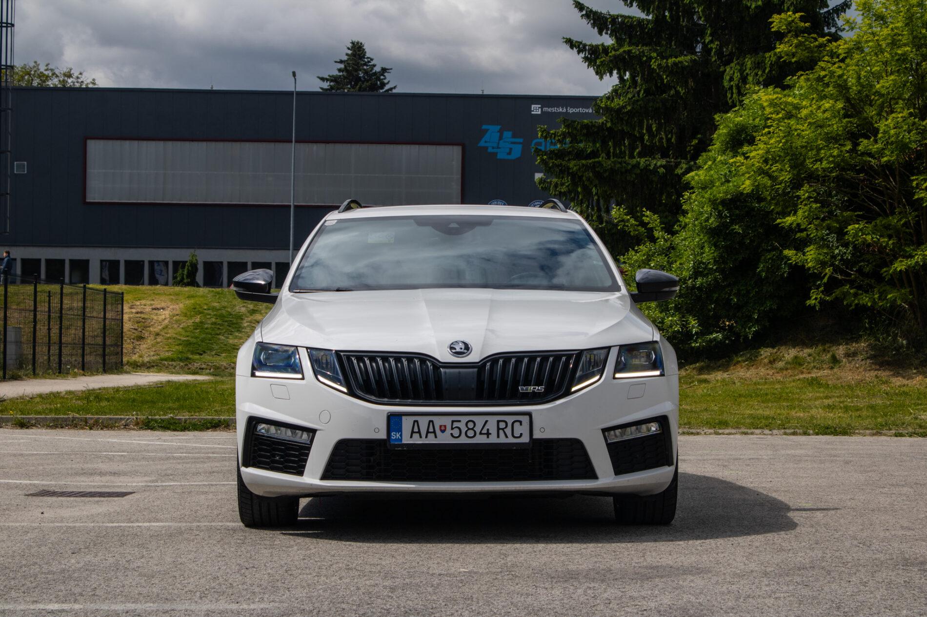 2017 Skoda Octavia RS, bílá kombi, 170 659 km
