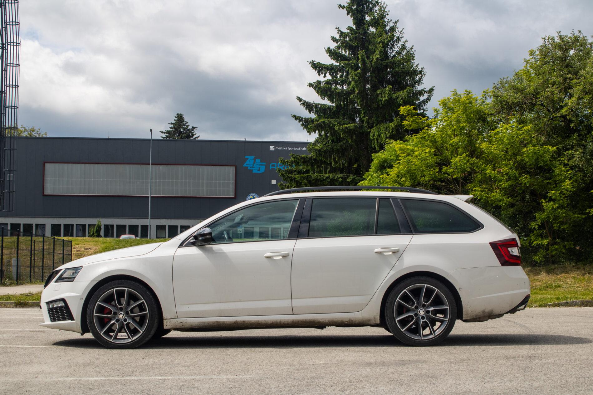 2017 Skoda Octavia RS, bílá kombi, 170 659 km