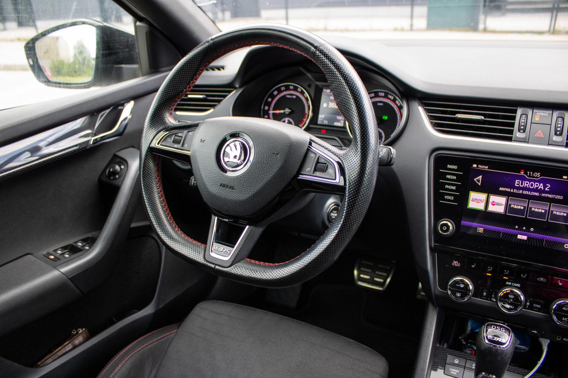 2017 Skoda Octavia RS, bílá kombi, 170 659 km