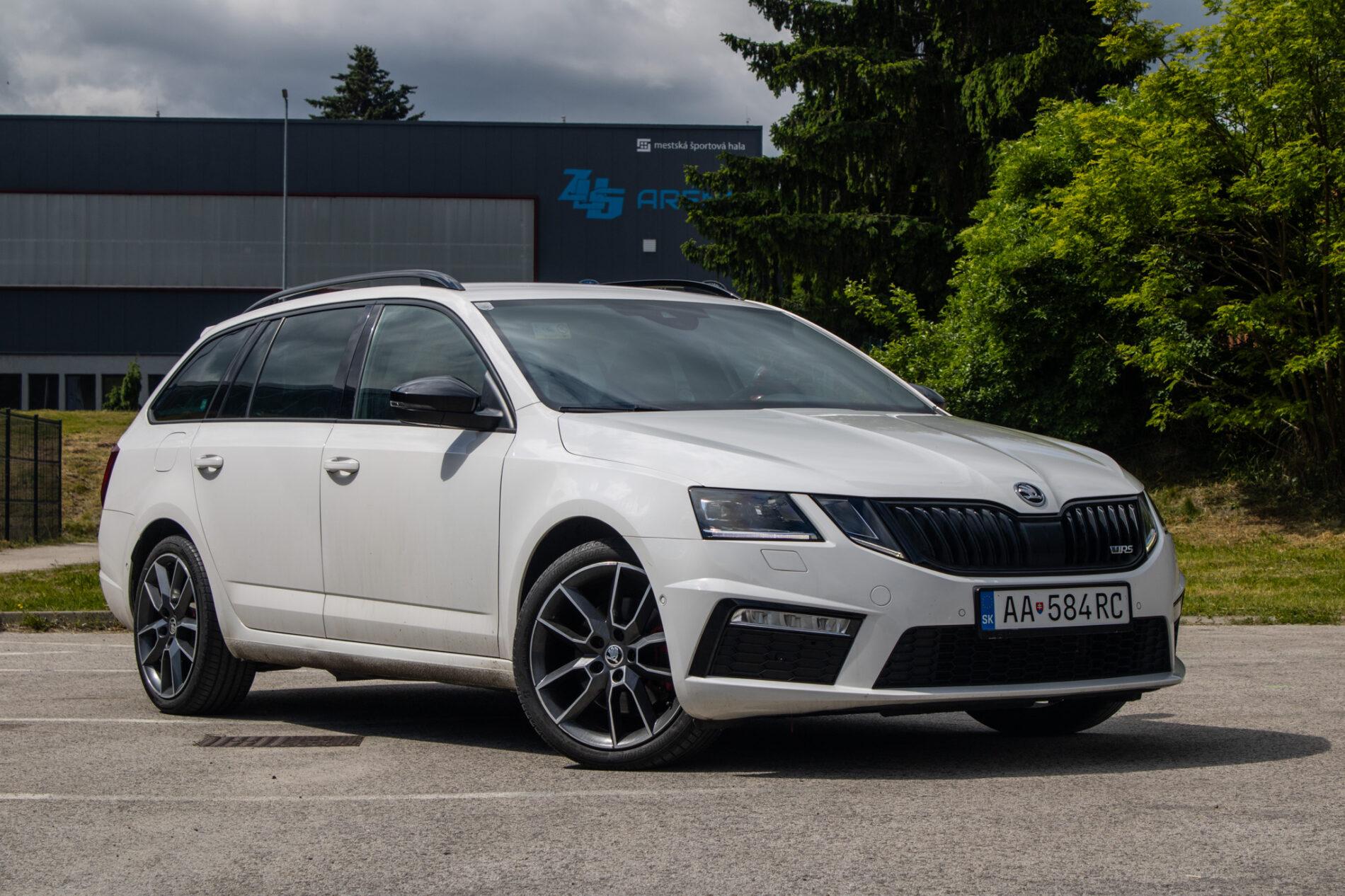 2017 Skoda Octavia RS, bílá kombi, 170 659 km
