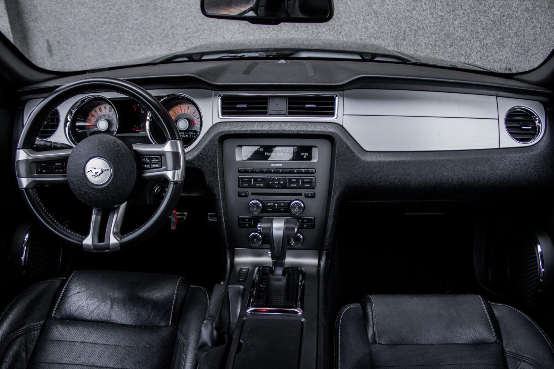 2010 Ford Mustang, černá kupé, 193 470 km