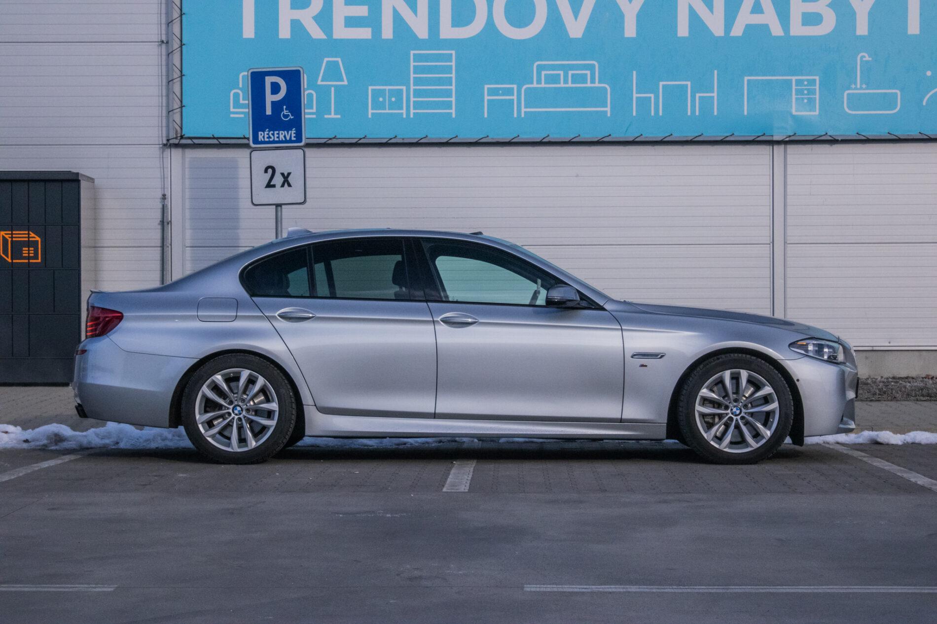 2015 BMW M550d, stříbrná sedan, 198 043 km