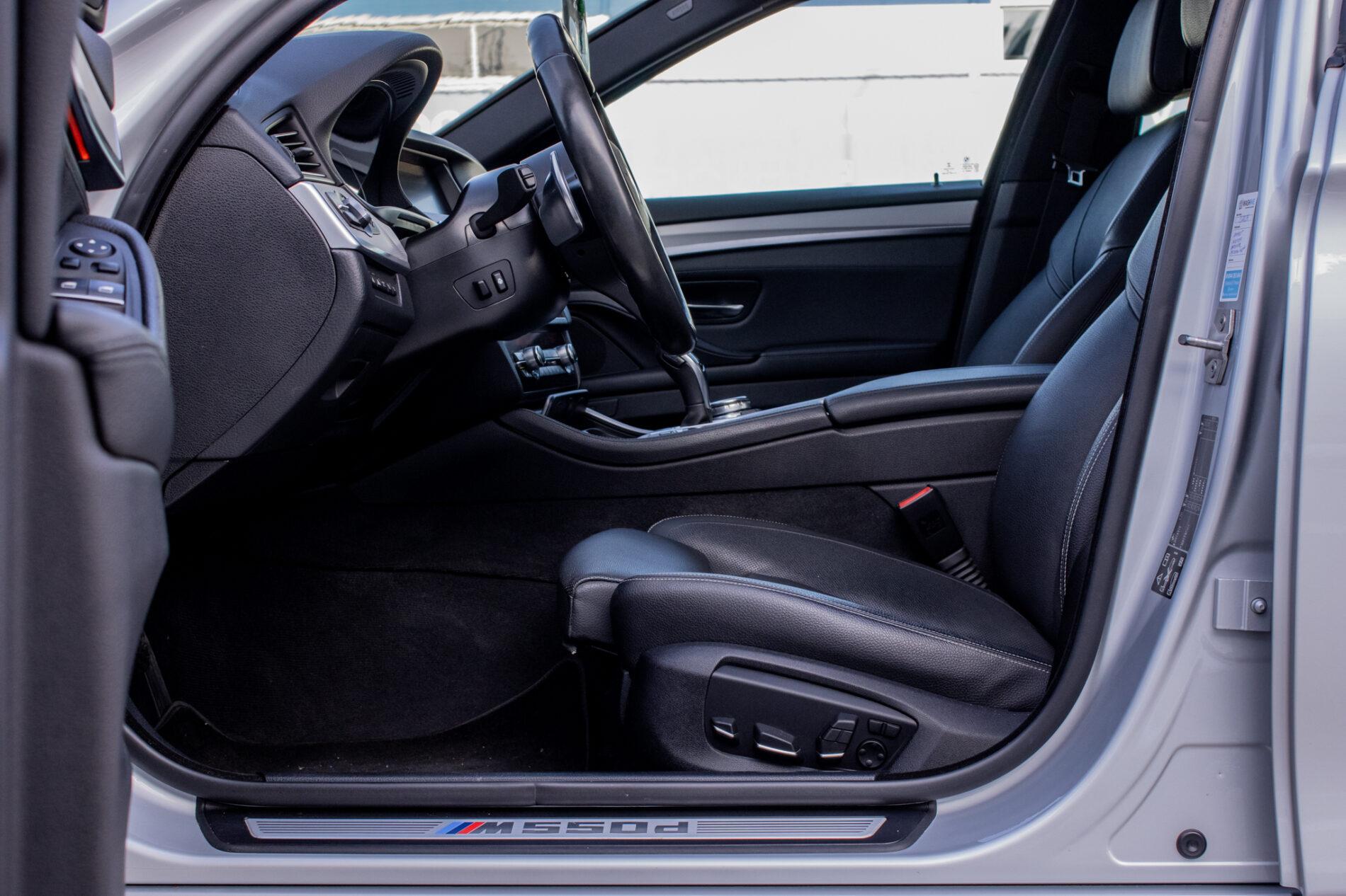 2015 BMW M550d, stříbrná sedan, 198 043 km