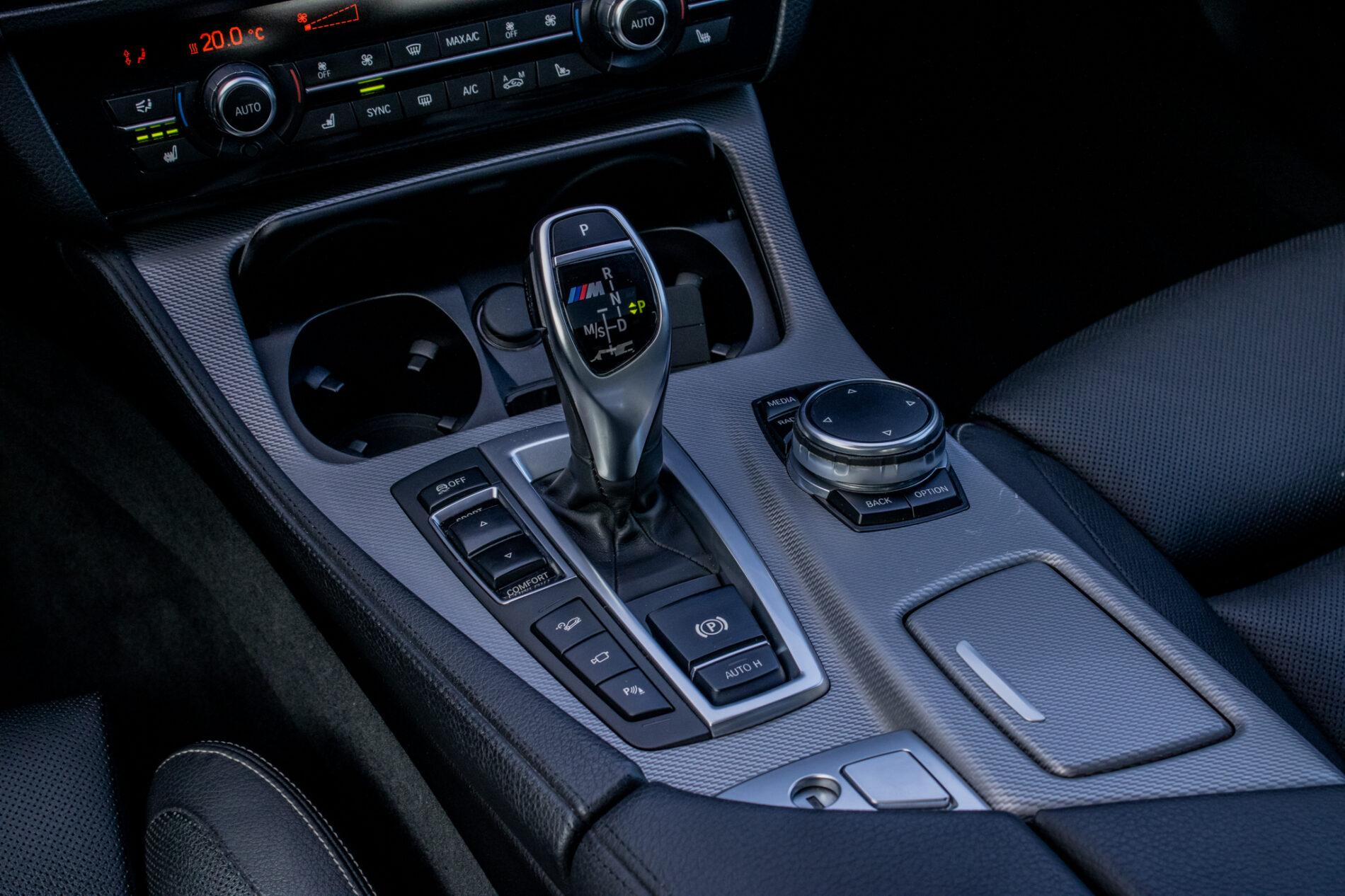 2015 BMW M550d, stříbrná sedan, 198 043 km