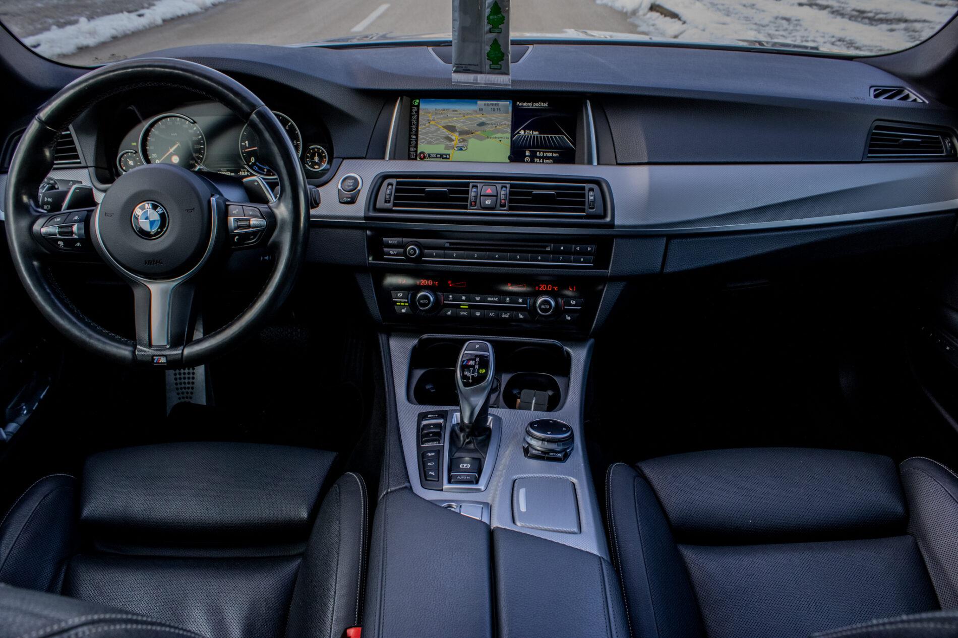 2015 BMW M550d, stříbrná sedan, 198 043 km