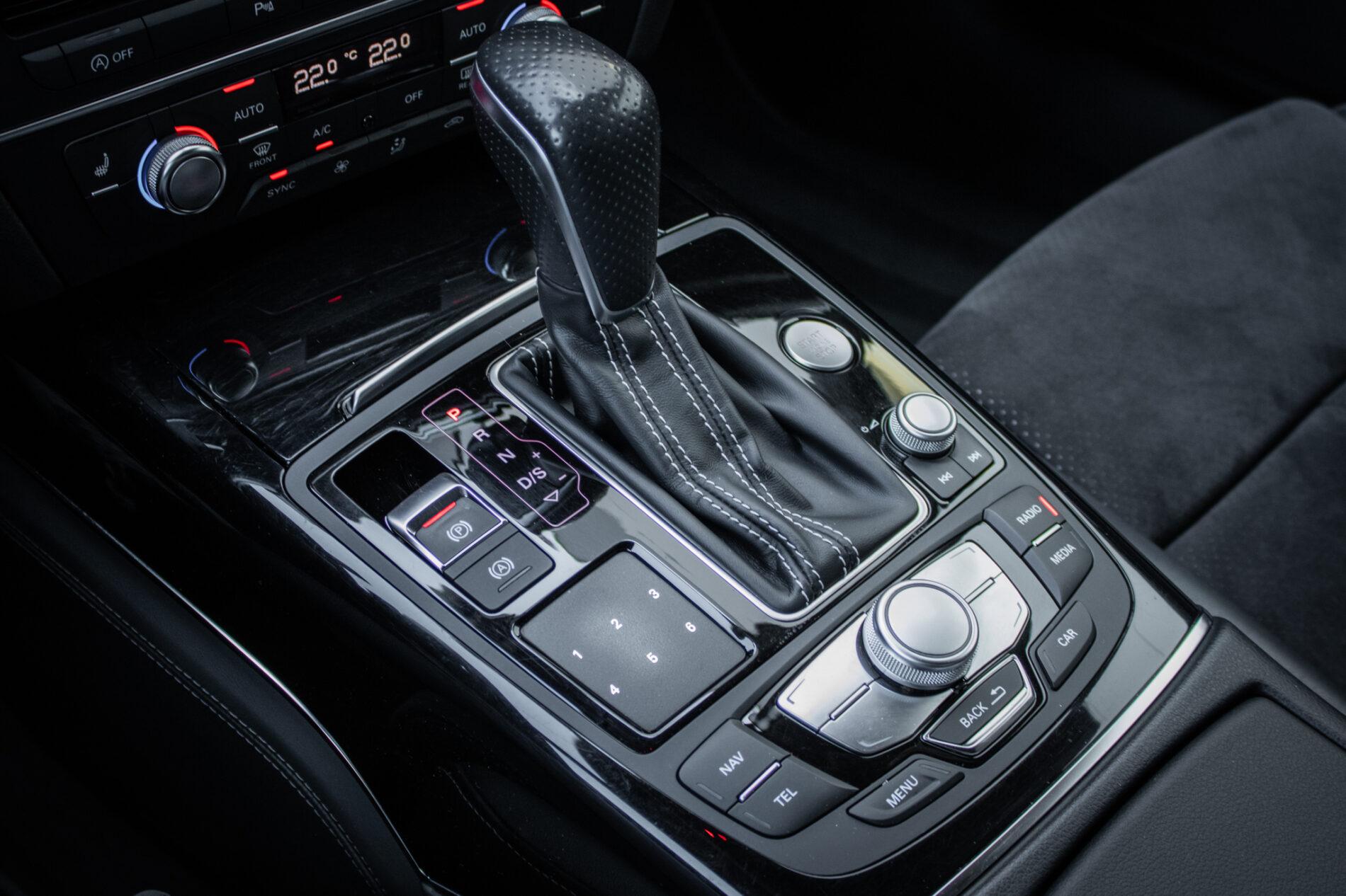 2018 AUDI A6, šedá sedan, 142 454 km