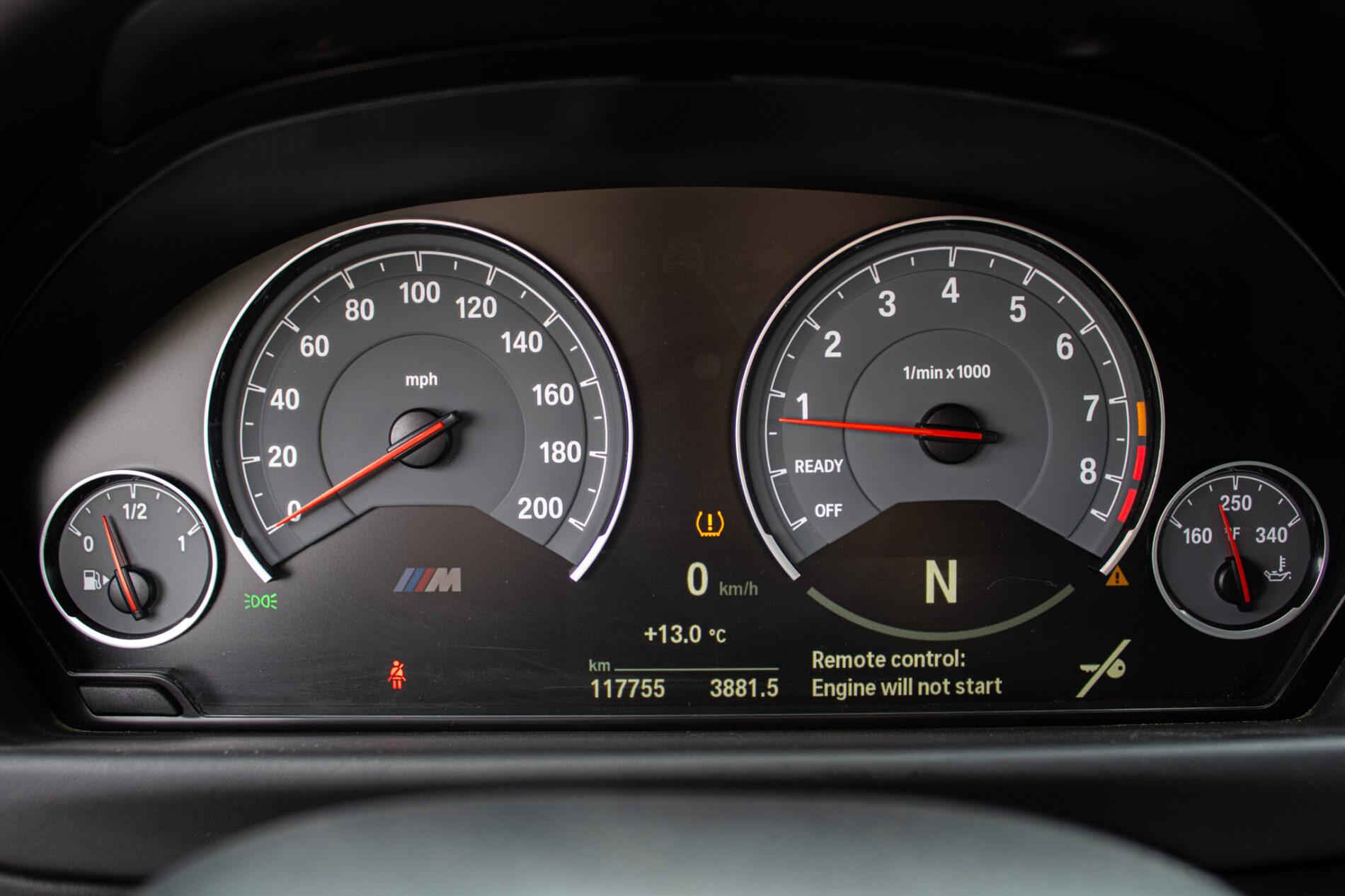 2015 BMW M4, šedá kupé, 117 755 km