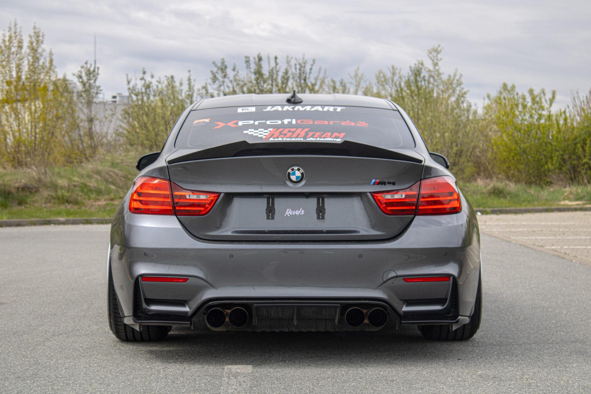 2015 BMW M4, šedá kupé, 117 755 km