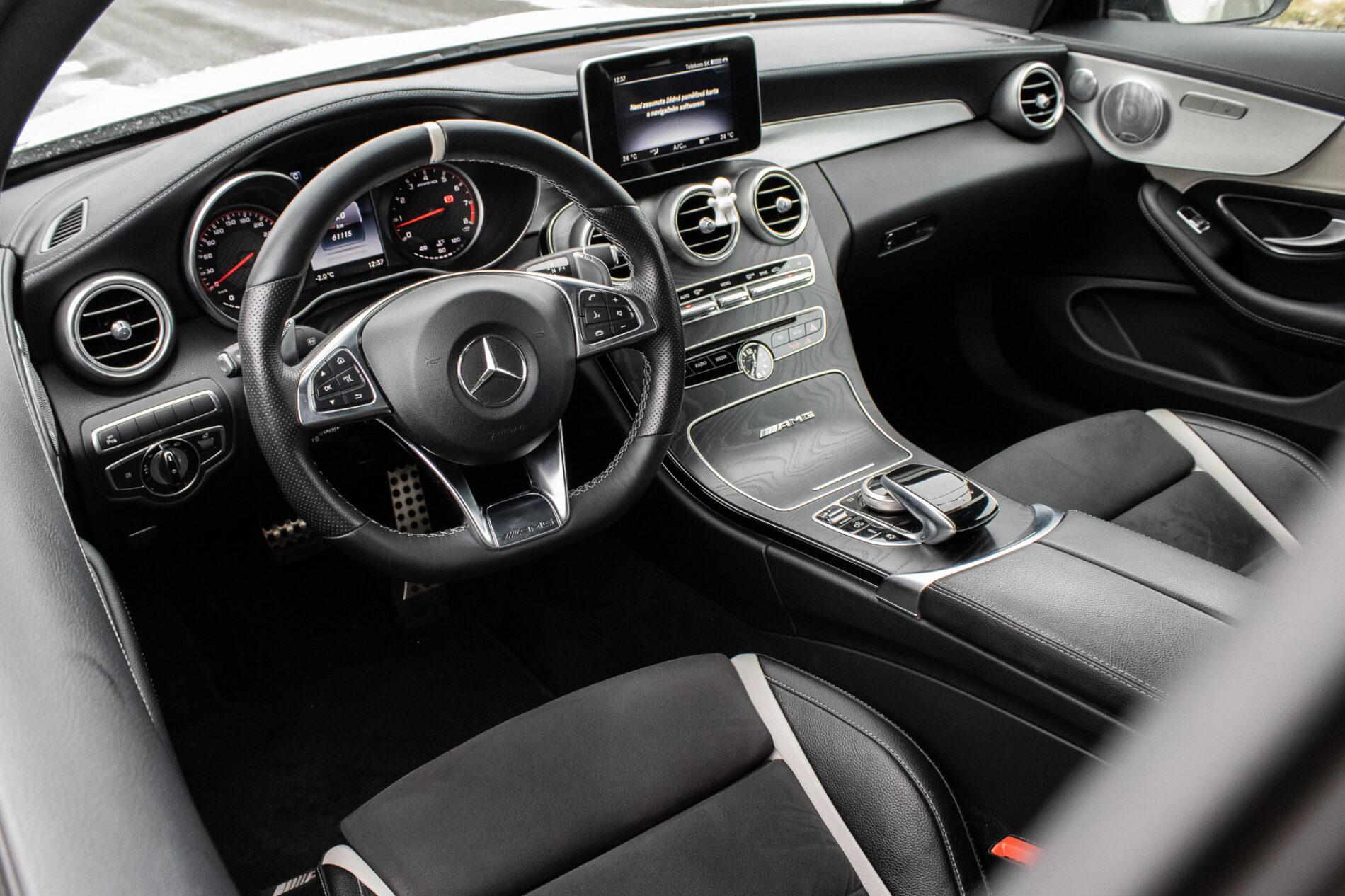 2016 Mercedes-Benz C 63 AMG S, bílá kupé, 61 115 km