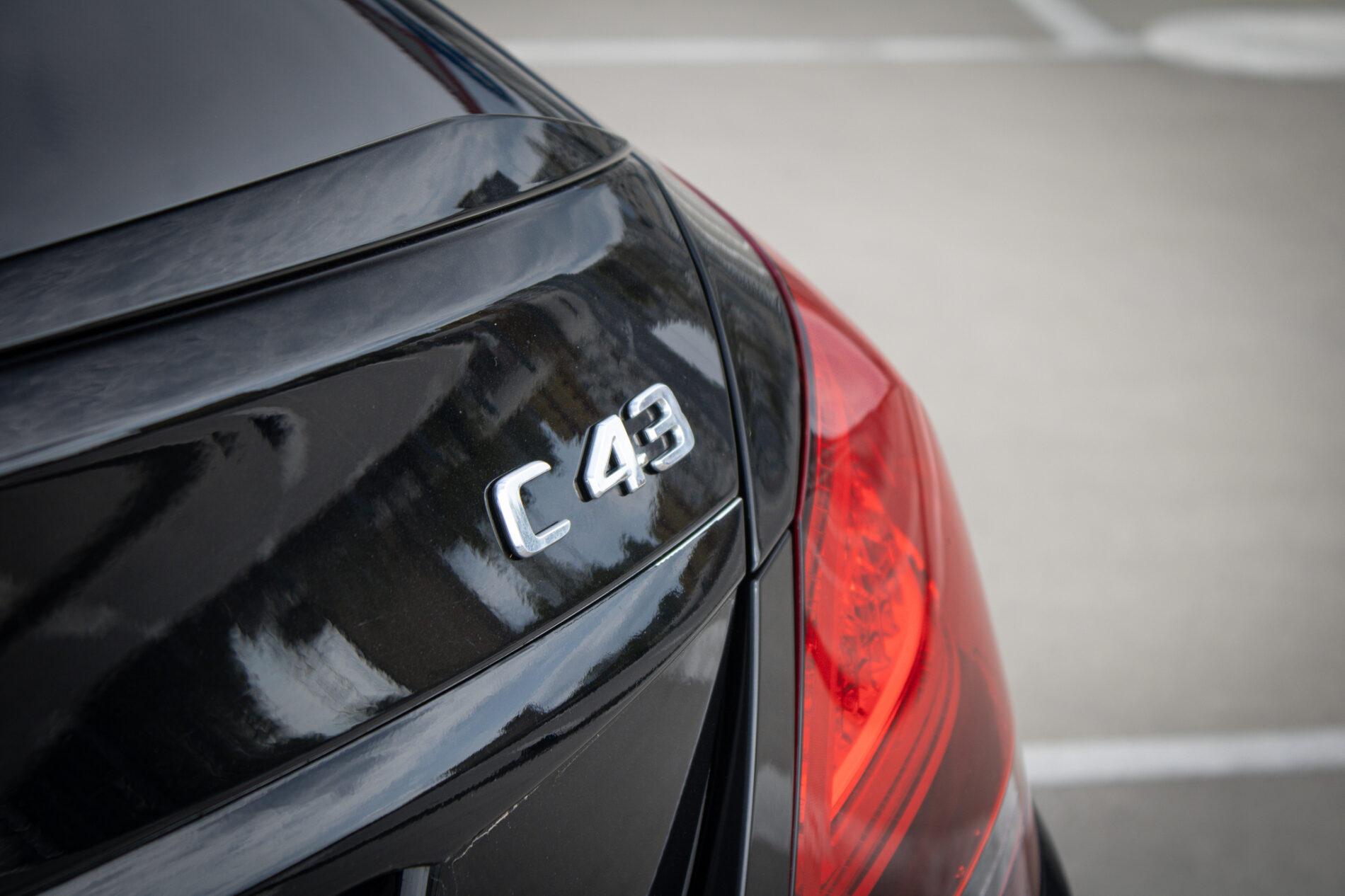 2019 Mercedes-Benz C 43 AMG, černá sedan, 122 074 km