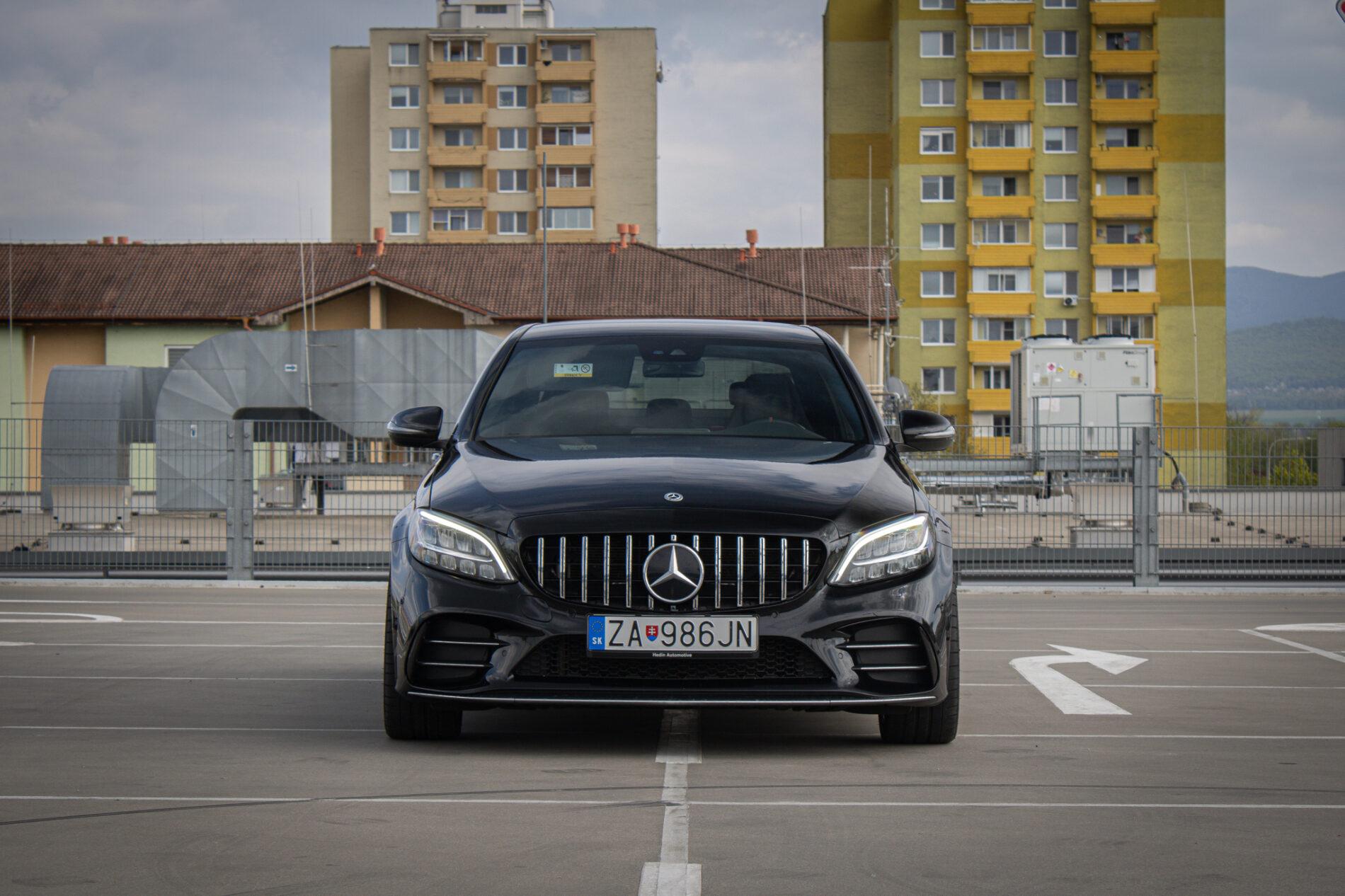 2019 Mercedes-Benz C 43 AMG, černá sedan, 122 074 km