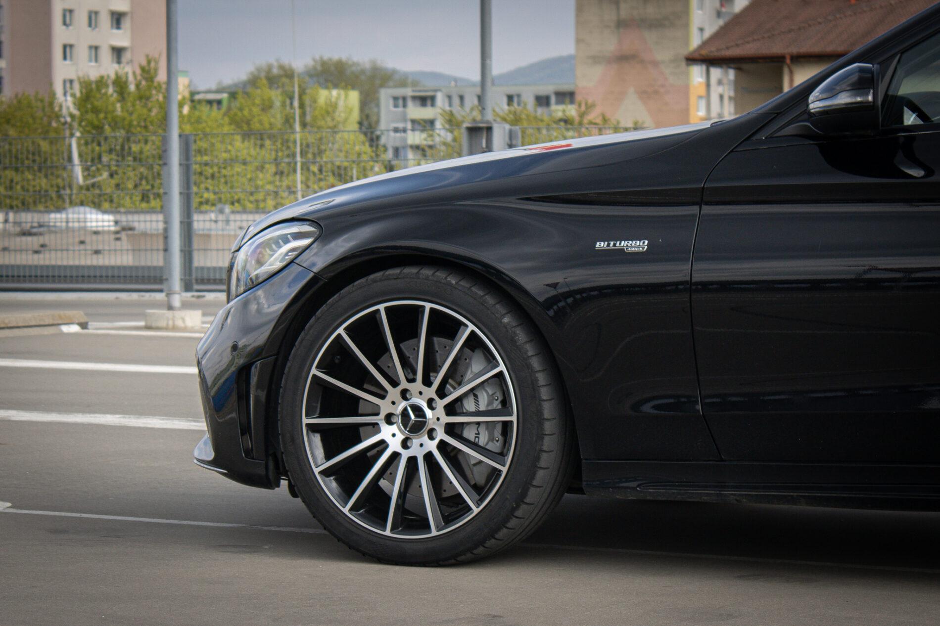 2019 Mercedes-Benz C 43 AMG, černá sedan, 122 074 km