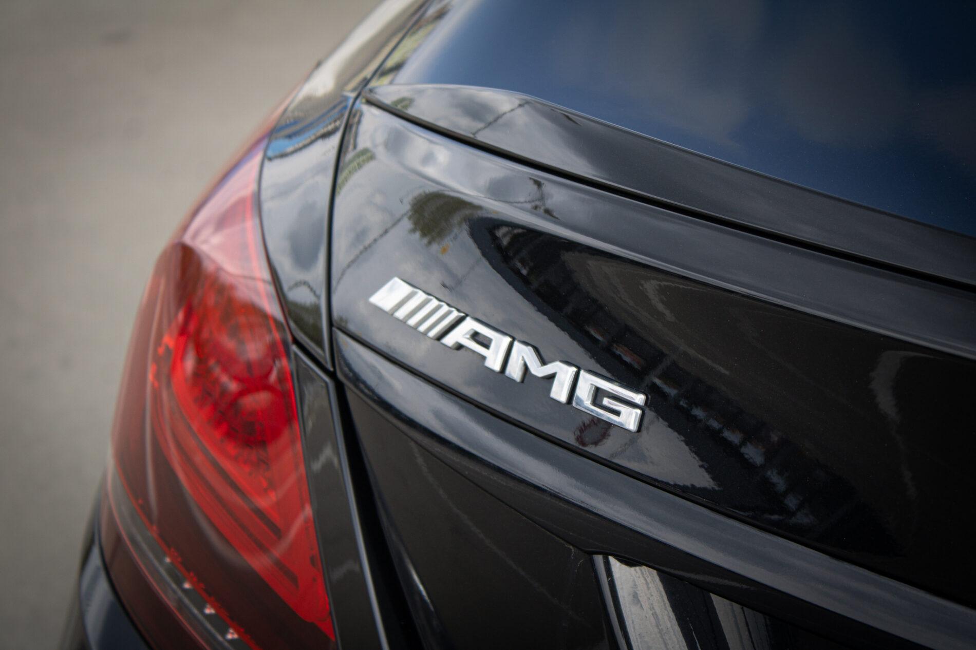 2019 Mercedes-Benz C 43 AMG, černá sedan, 122 074 km