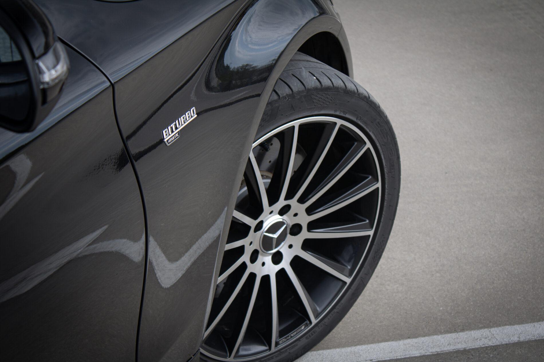 2019 Mercedes-Benz C 43 AMG, černá sedan, 122 074 km