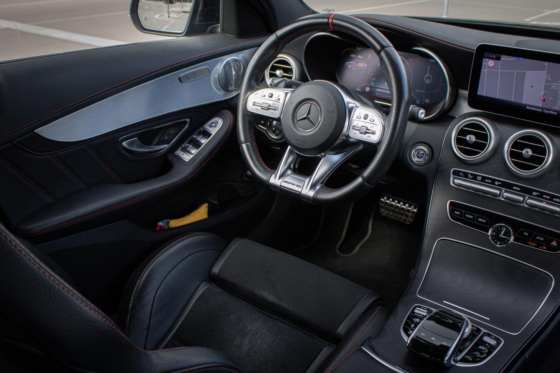 2019 Mercedes-Benz C 43 AMG, černá sedan, 122 074 km