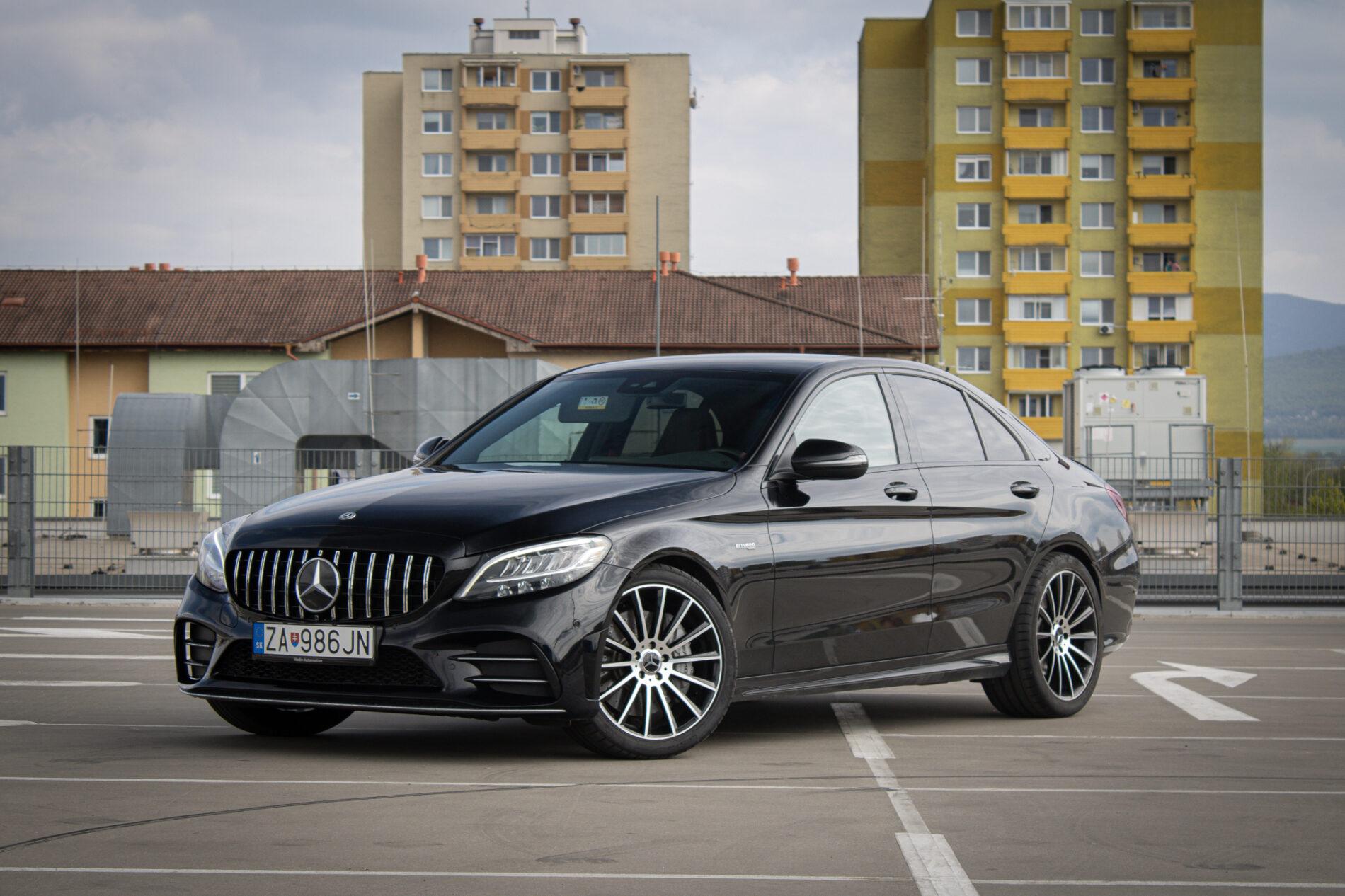 2019 Mercedes-Benz C 43 AMG, černá sedan, 122 074 km