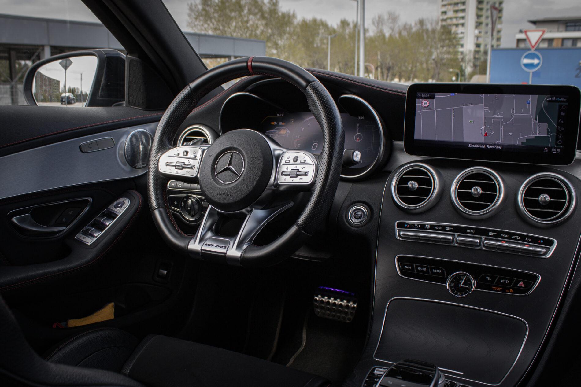 2019 Mercedes-Benz C 43 AMG, černá sedan, 122 074 km