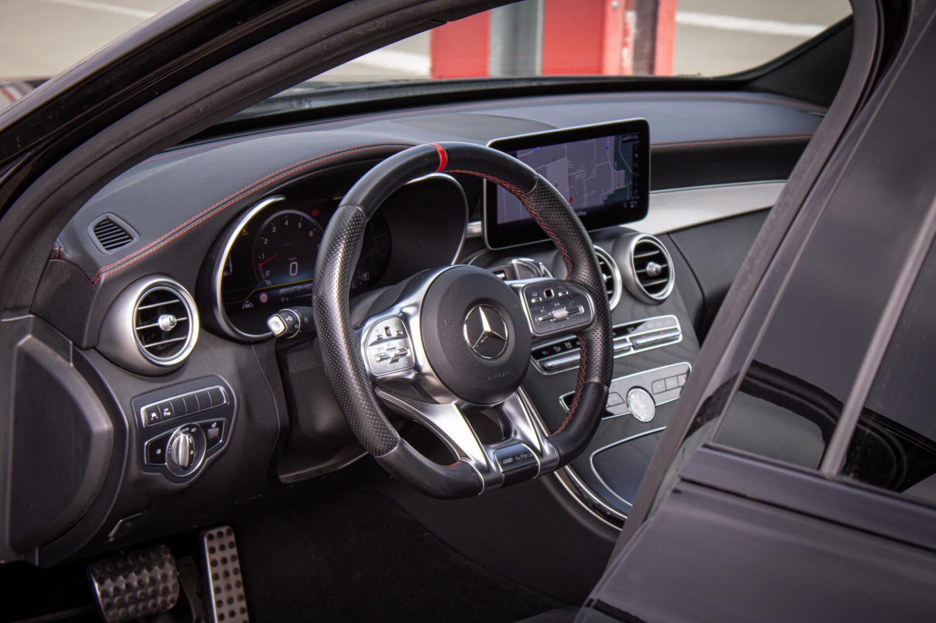 2019 Mercedes-Benz C 43 AMG, černá sedan, 122 074 km