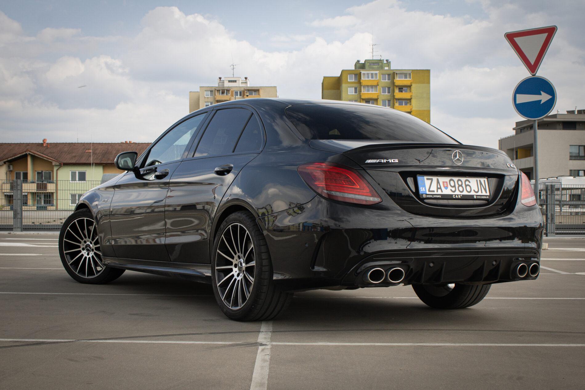 2019 Mercedes-Benz C 43 AMG, černá sedan, 122 074 km
