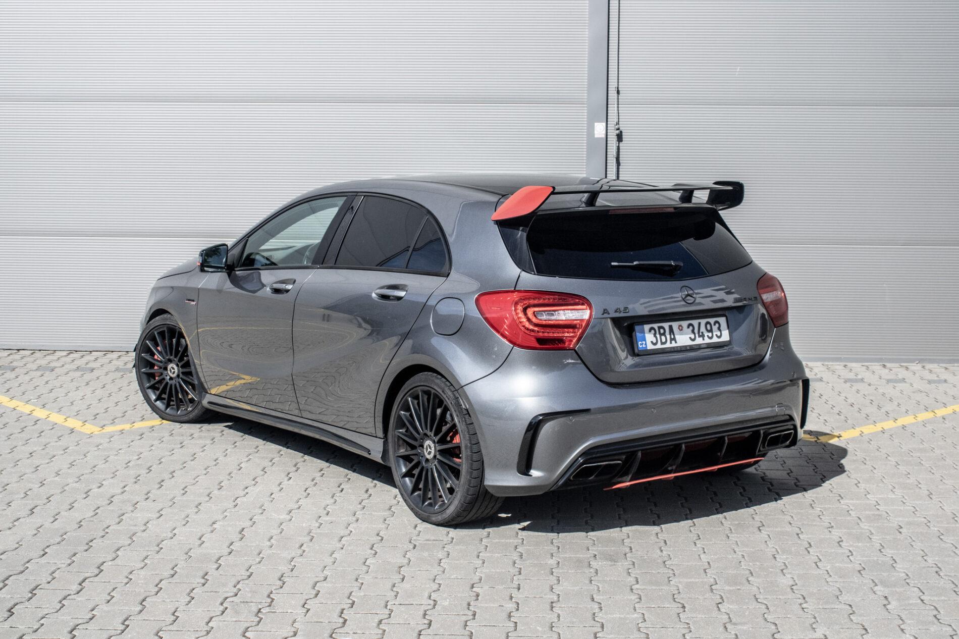 2013 Mercedes-Benz A 45 AMG, šedá hatchback, 199 113 km