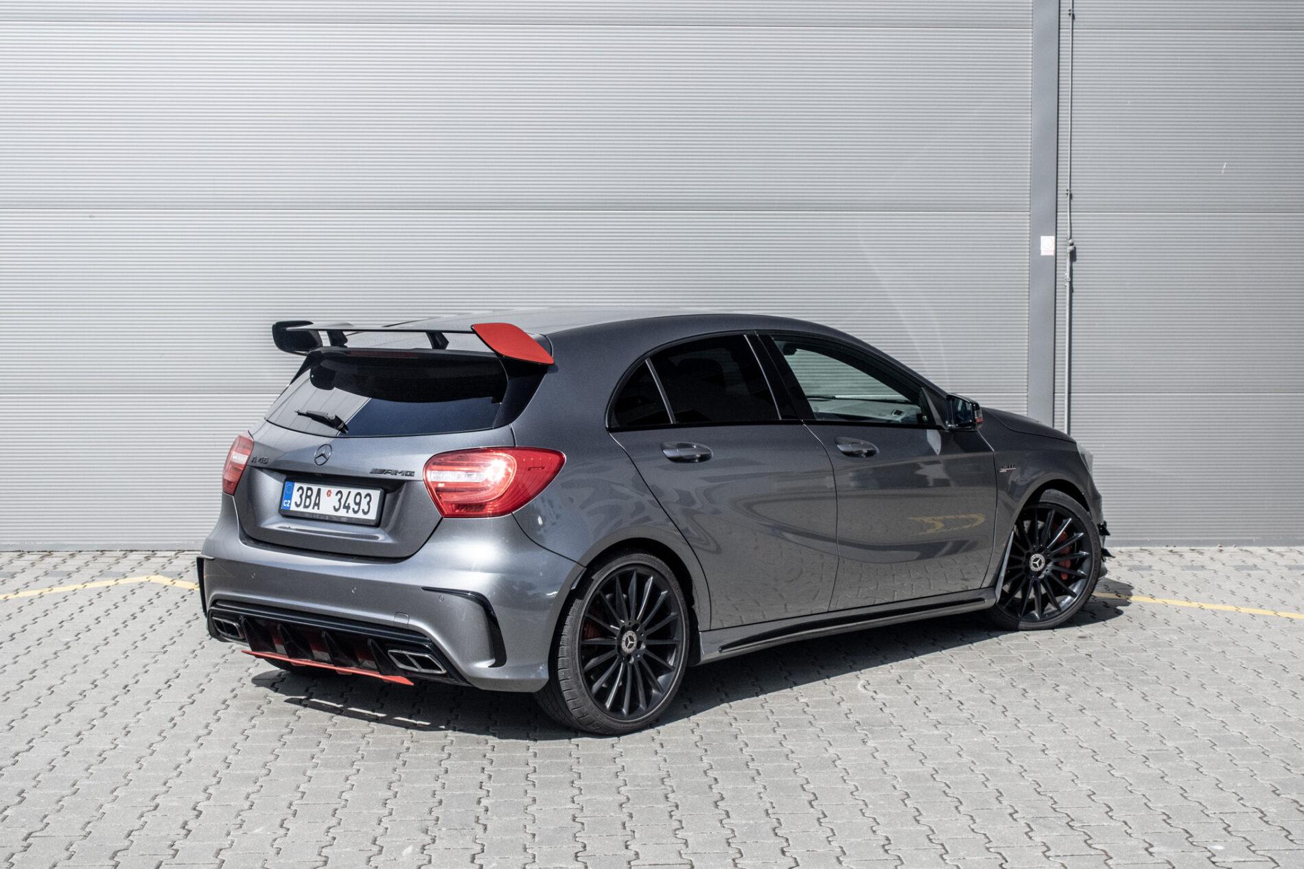 2013 Mercedes-Benz A 45 AMG, šedá hatchback, 199 113 km