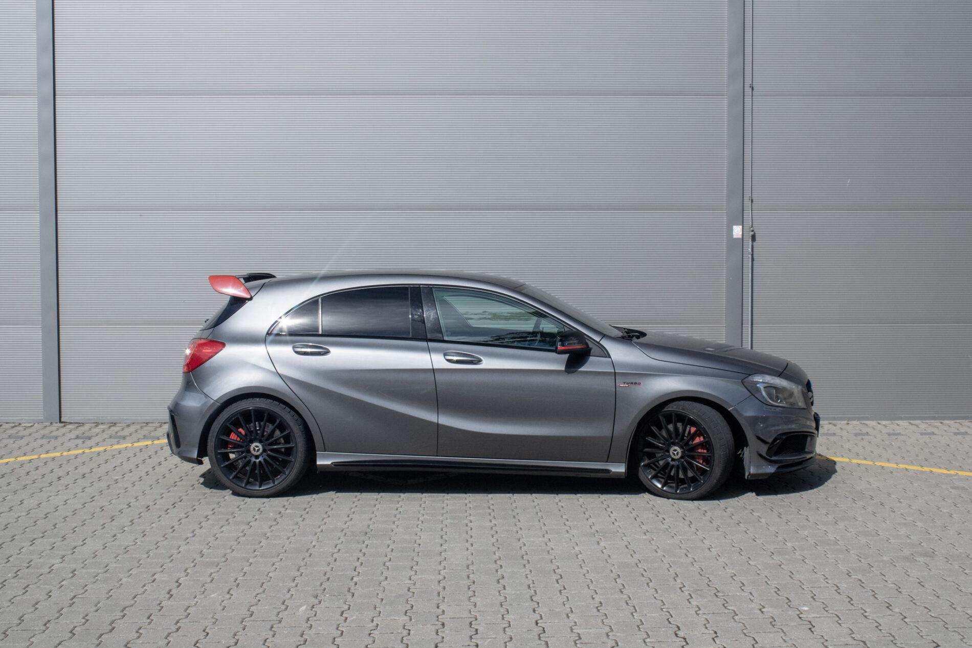 2013 Mercedes-Benz A 45 AMG, šedá hatchback, 199 113 km