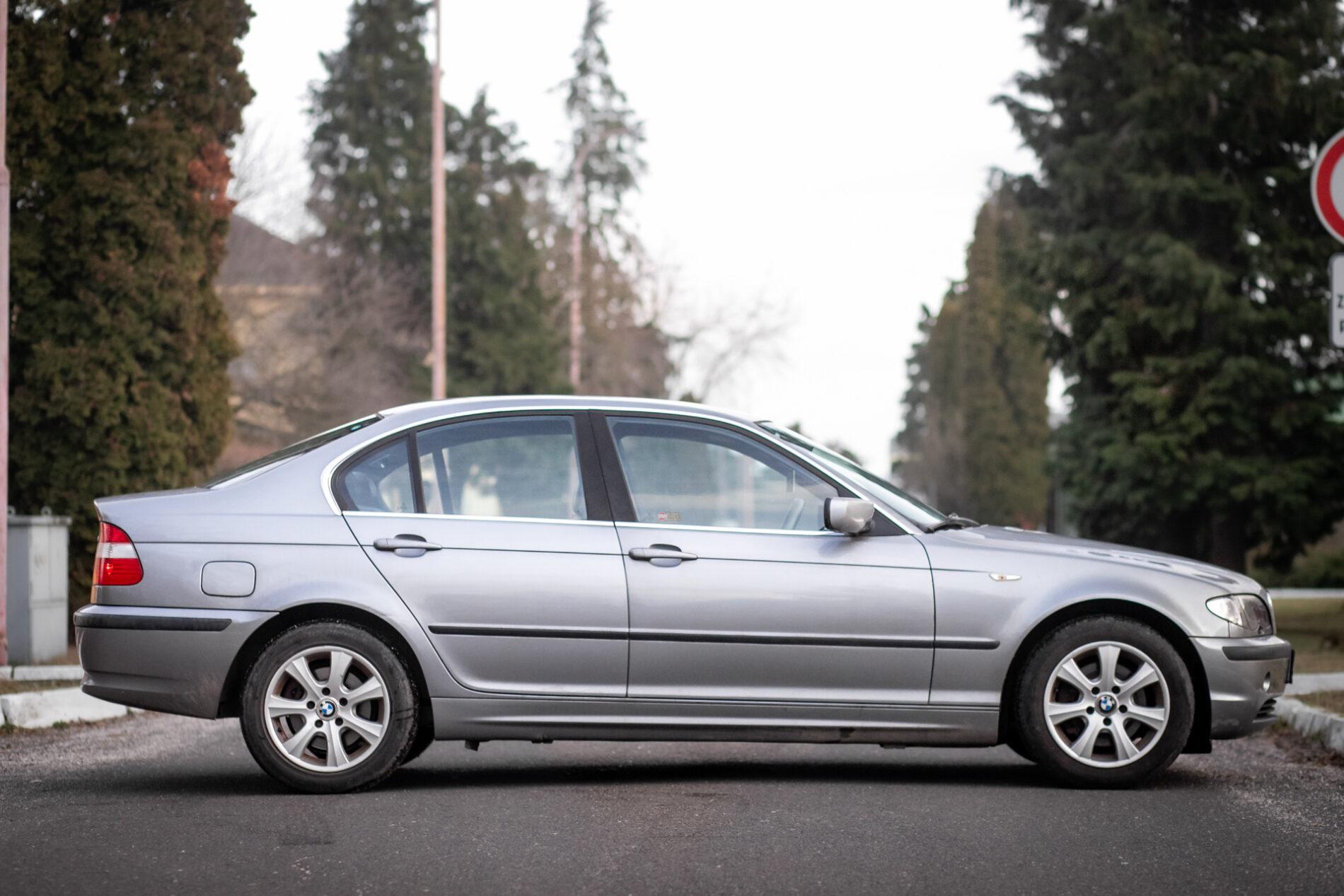 2003 BMW 325i, šedá sedan, 239 146 km