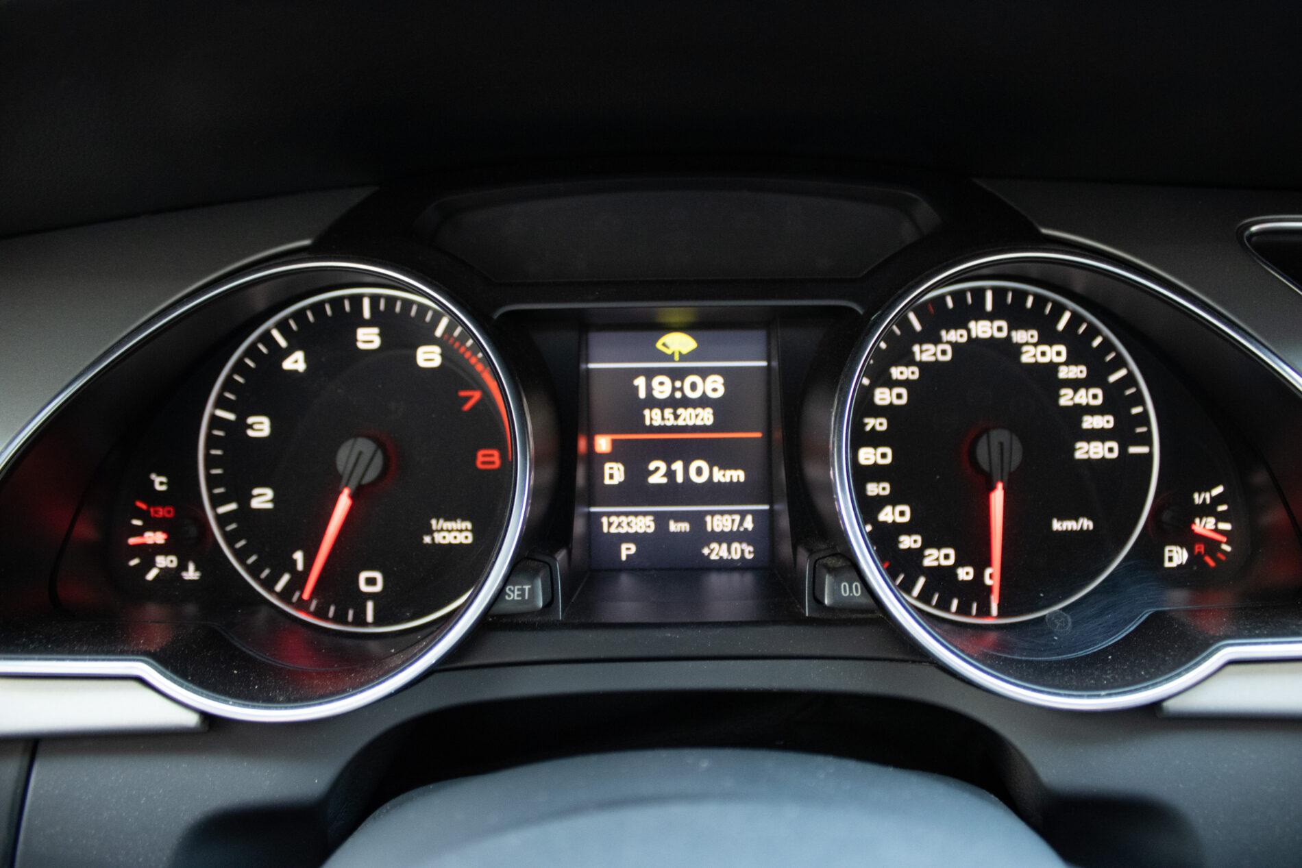 2009 AUDI A5, bílá kabriolet, 123 385 km