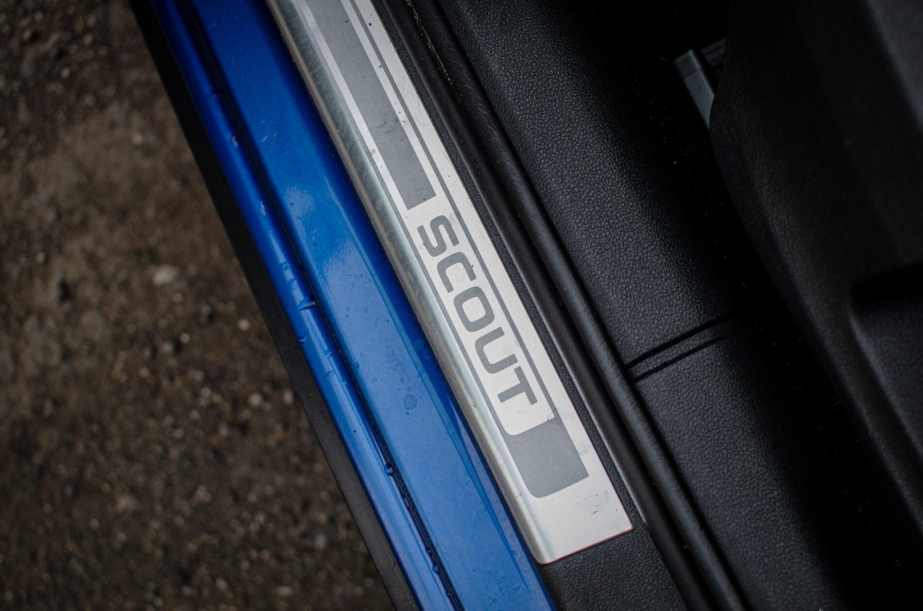 2015 Skoda Octavia RS, modrá kombi, 284 138 km