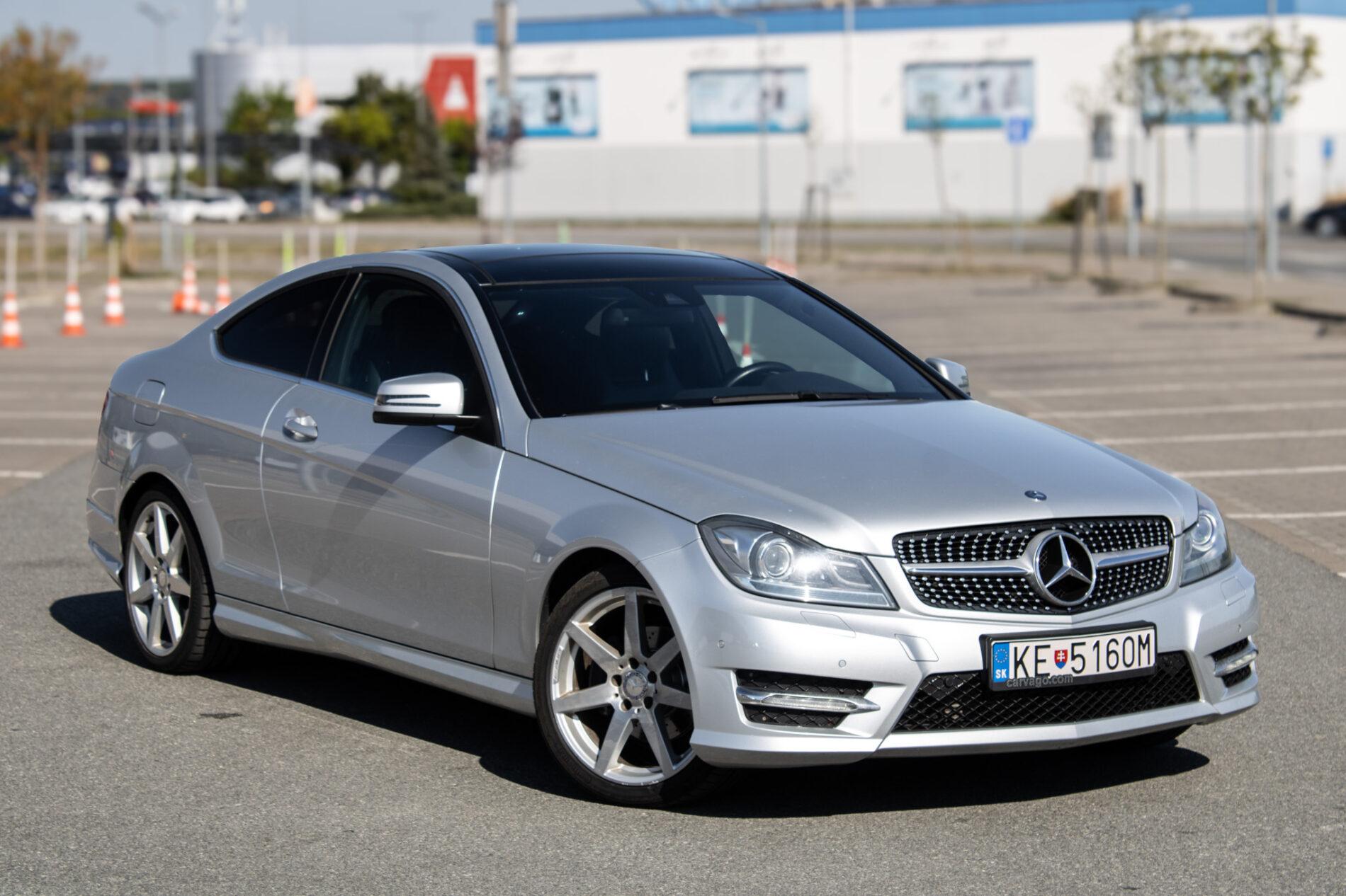 2014 Mercedes-Benz C 250d, stříbrná kupé, 136 613 km