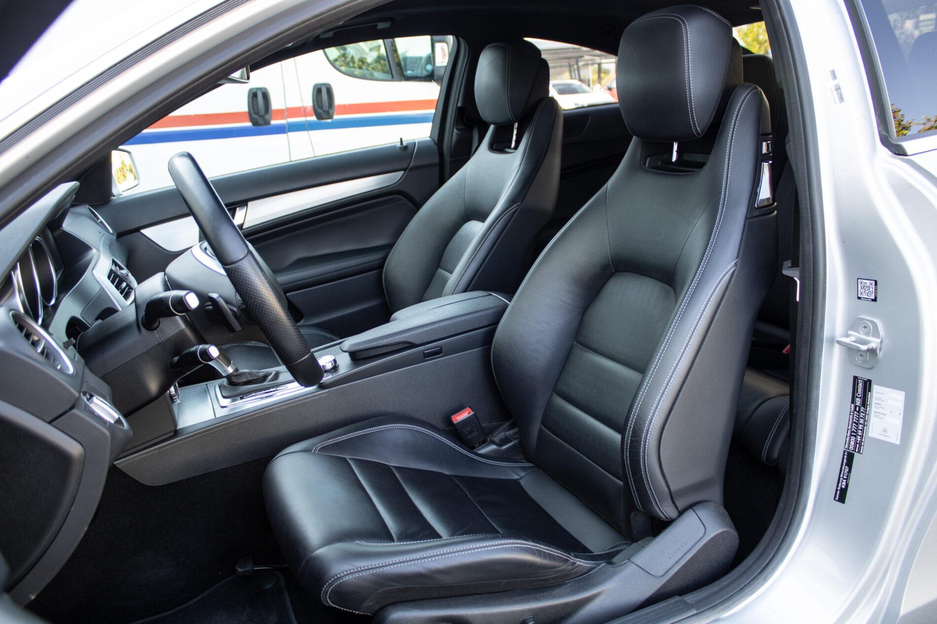 2014 Mercedes-Benz C 250d, stříbrná kupé, 136 613 km