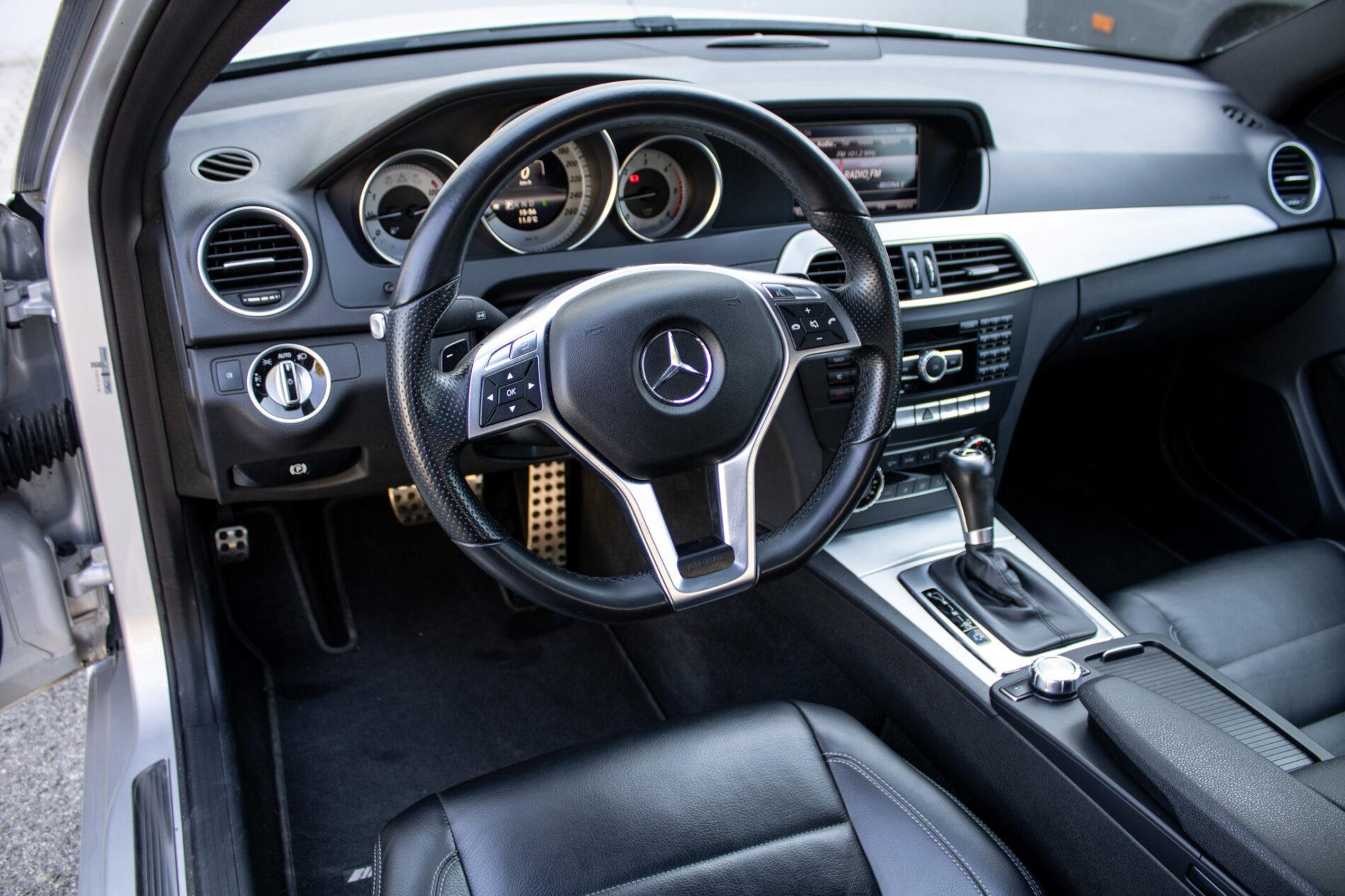 2014 Mercedes-Benz C 250d, stříbrná kupé, 136 613 km